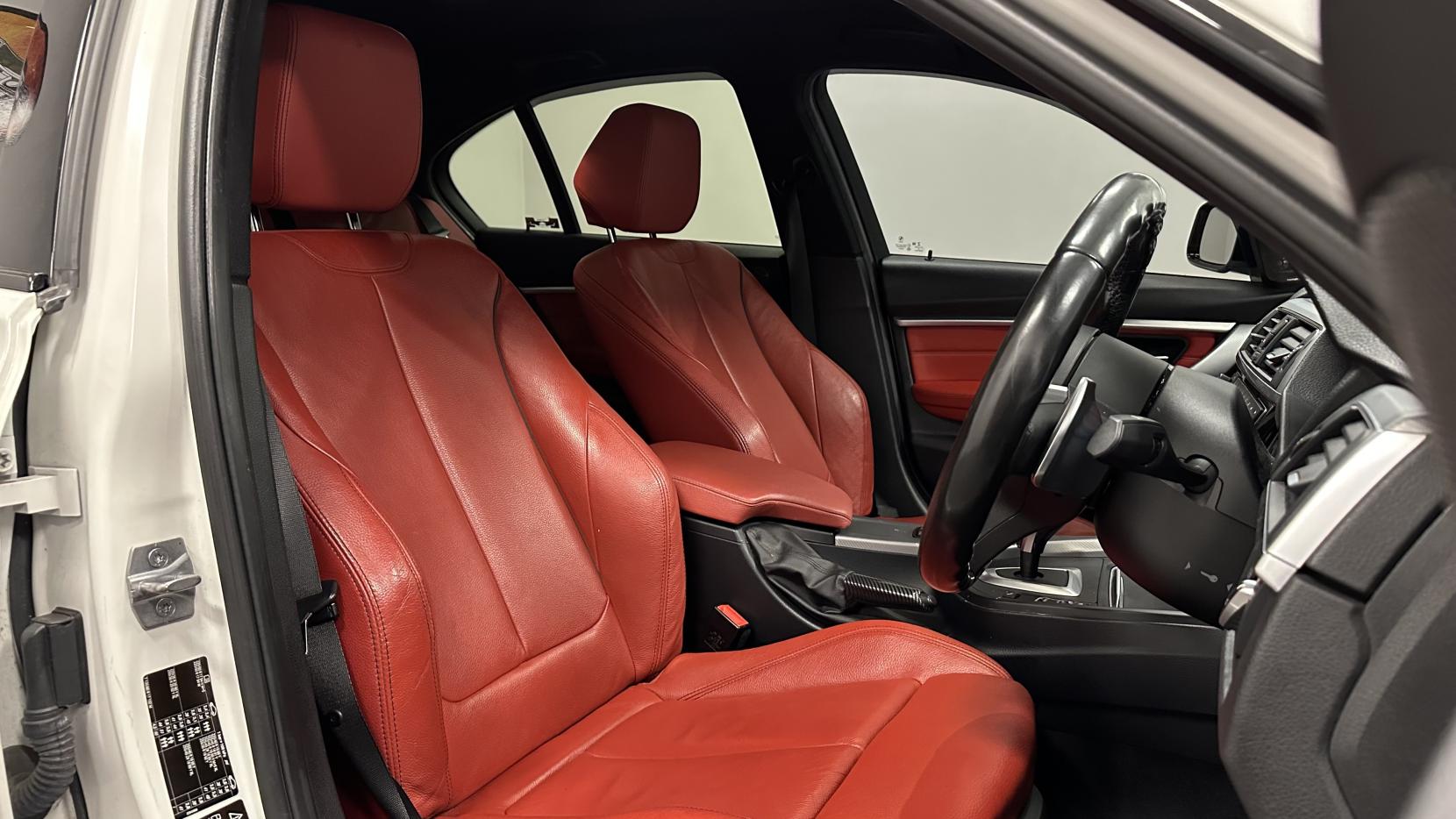 BMW 3 Series 3.0 330d M Sport Shadow Edition Saloon 4dr Diesel Auto xDrive Euro 6 (s/s) (258 ps)