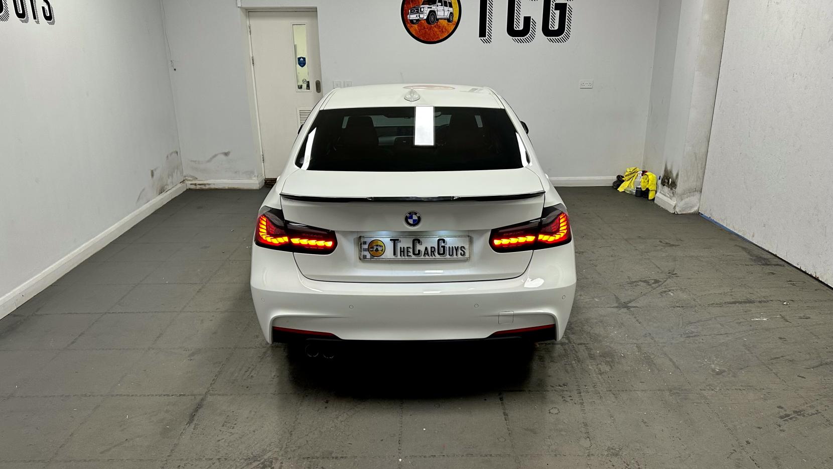 BMW 3 Series 3.0 330d M Sport Shadow Edition Saloon 4dr Diesel Auto xDrive Euro 6 (s/s) (258 ps)