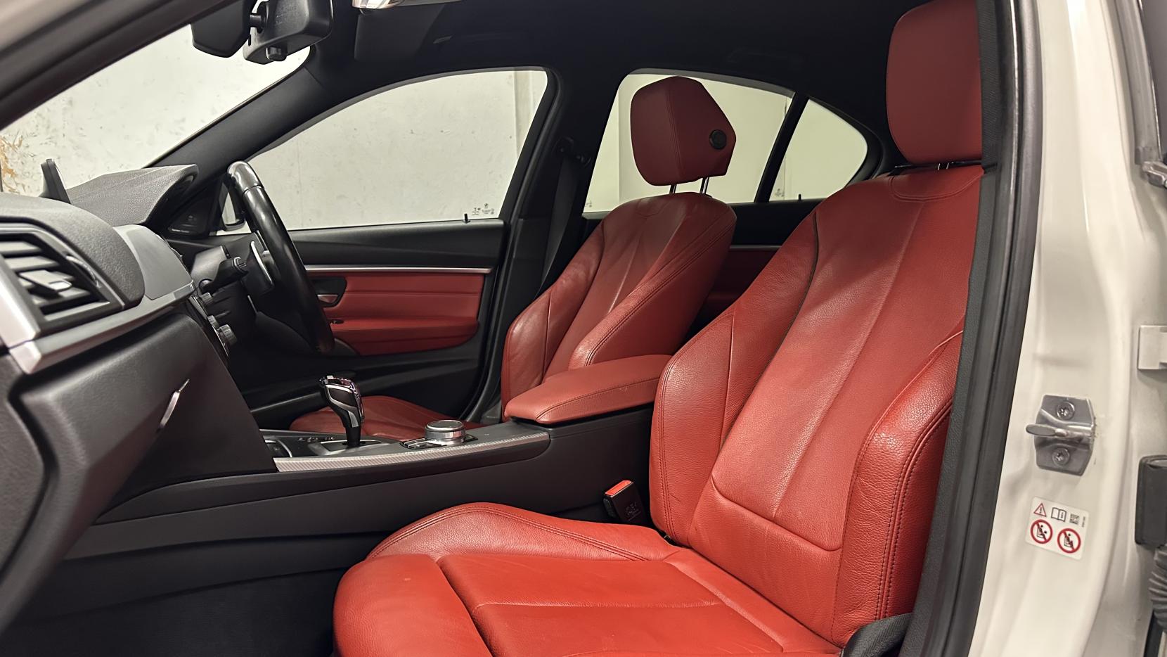 BMW 3 Series 3.0 330d M Sport Shadow Edition Saloon 4dr Diesel Auto xDrive Euro 6 (s/s) (258 ps)