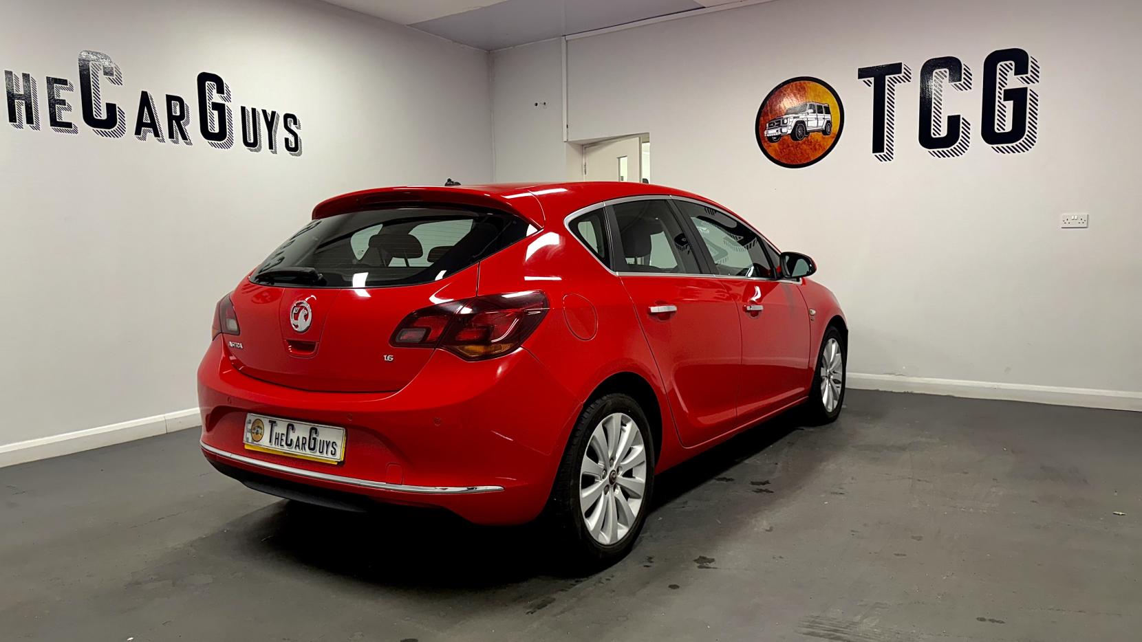 Vauxhall Astra 1.6 16v Elite Hatchback 5dr Petrol Auto Euro 5 (115 ps)