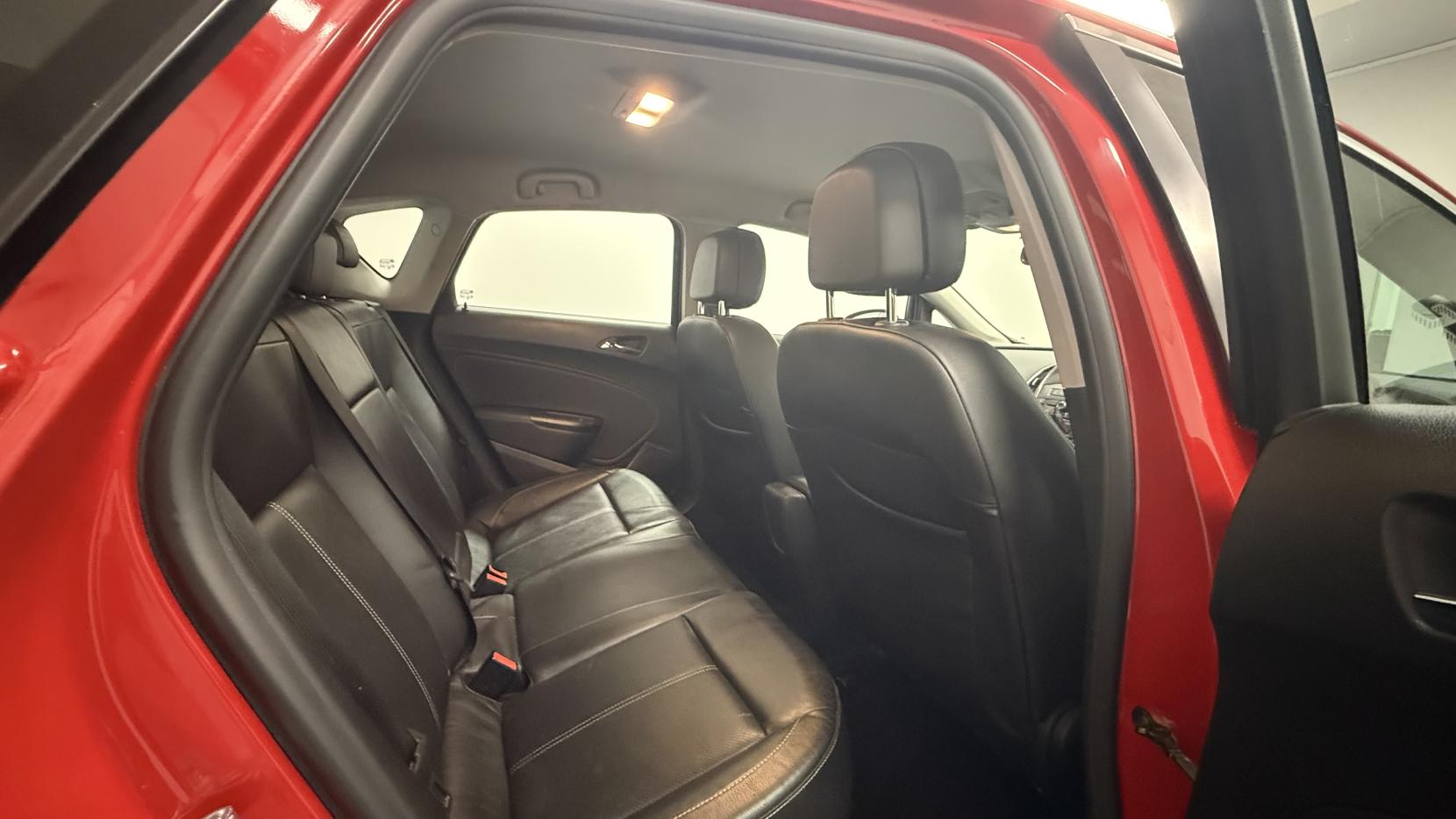 Vauxhall Astra 1.6 16v Elite Hatchback 5dr Petrol Auto Euro 5 (115 ps)