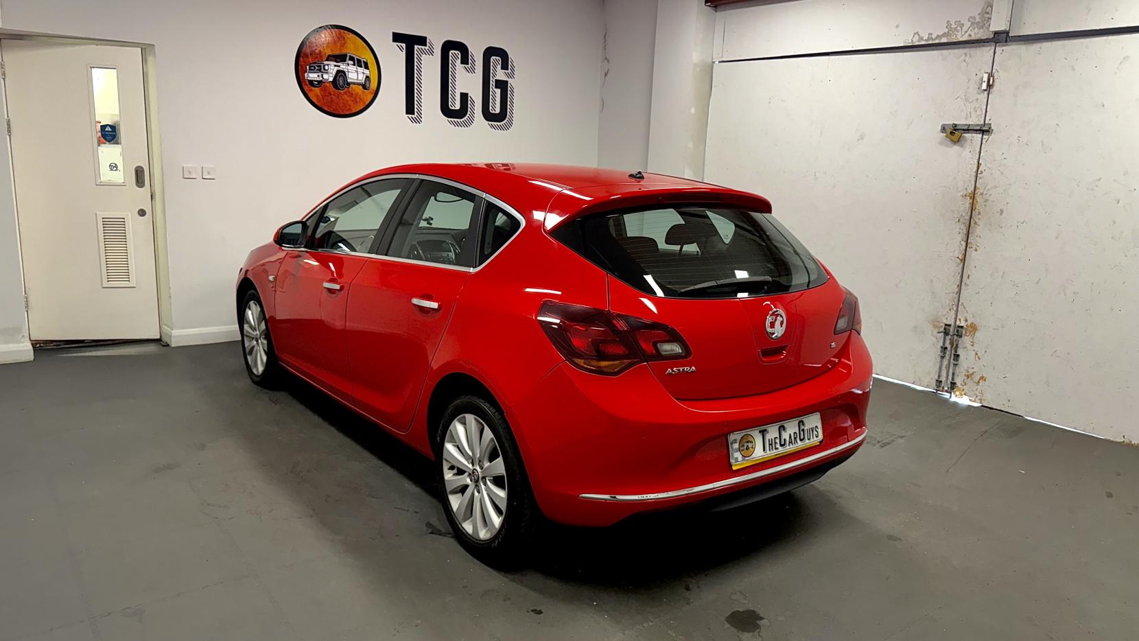 Vauxhall Astra 1.6 16v Elite Hatchback 5dr Petrol Auto Euro 5 (115 ps)