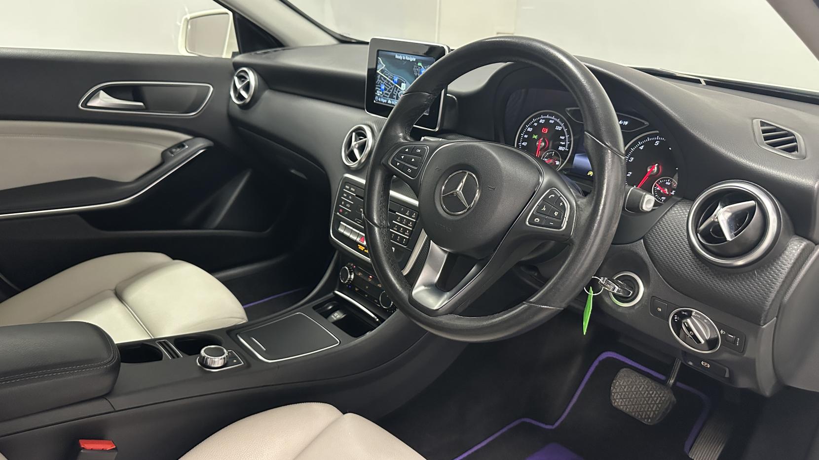 Mercedes-Benz A Class 1.6 A160 SE (Executive) Hatchback 5dr Petrol 7G-DCT Euro 6 (s/s) (102 ps)