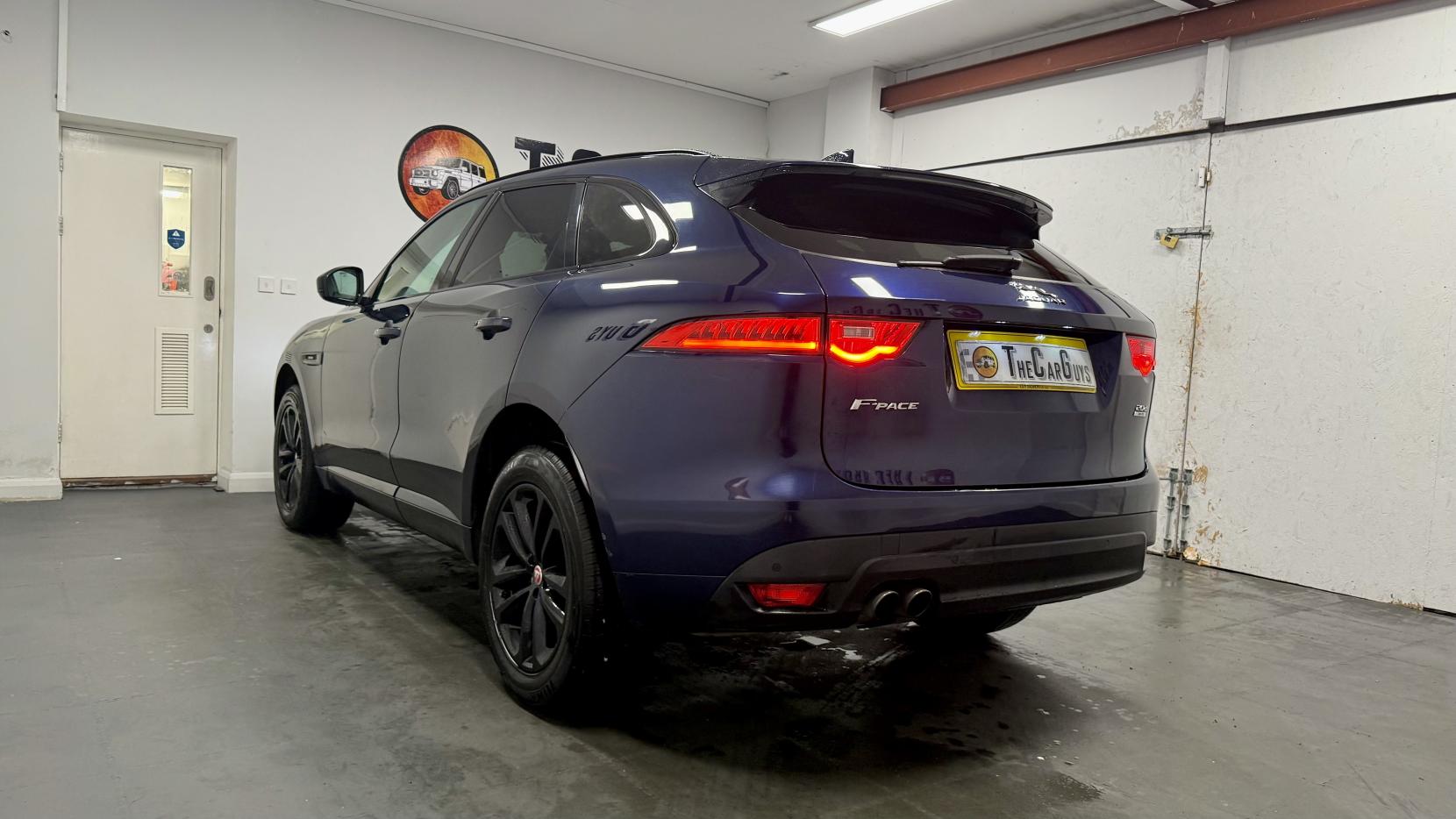Jaguar F-PACE 2.0 D180 R-Sport SUV 5dr Diesel Auto AWD Euro 6 (s/s) (180 ps)