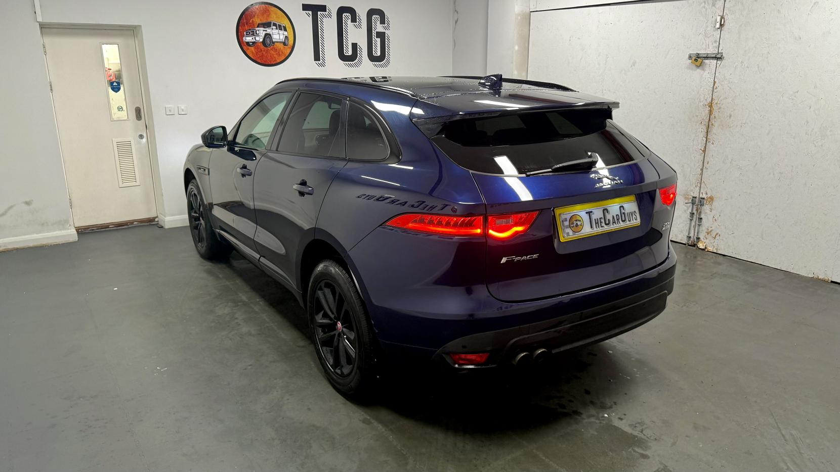 Jaguar F-PACE 2.0 D180 R-Sport SUV 5dr Diesel Auto AWD Euro 6 (s/s) (180 ps)