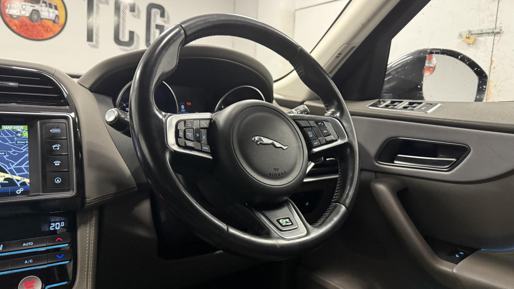 Jaguar F-PACE 2.0 D180 R-Sport SUV 5dr Diesel Auto AWD Euro 6 (s/s) (180 ps)