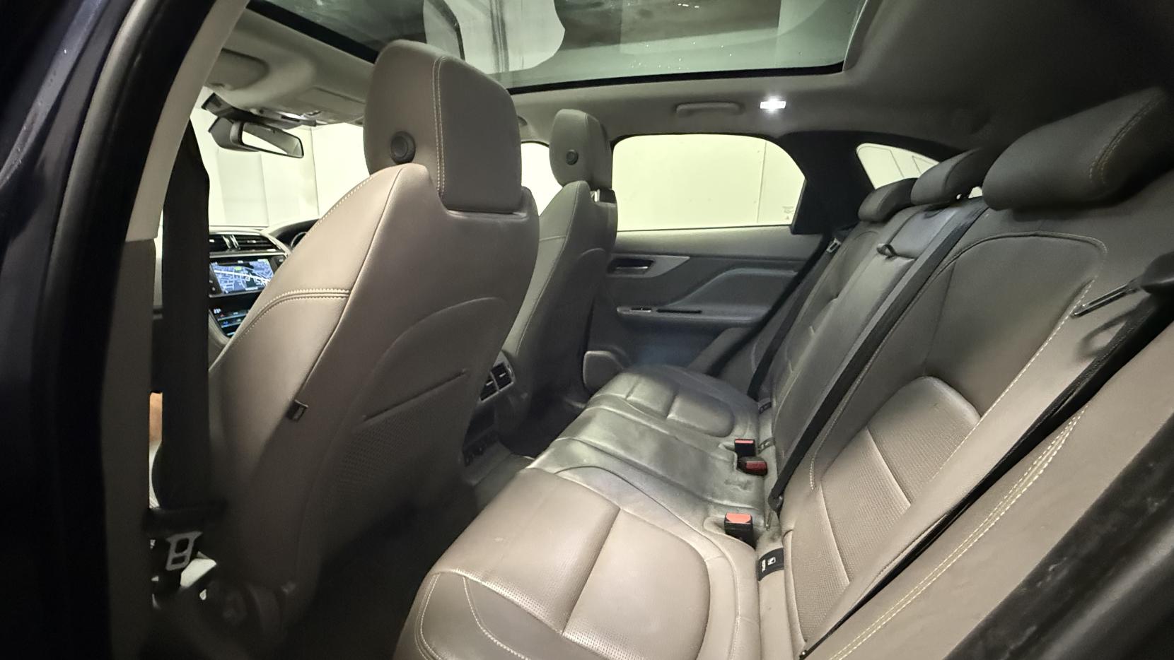 Jaguar F-PACE 2.0 D180 R-Sport SUV 5dr Diesel Auto AWD Euro 6 (s/s) (180 ps)