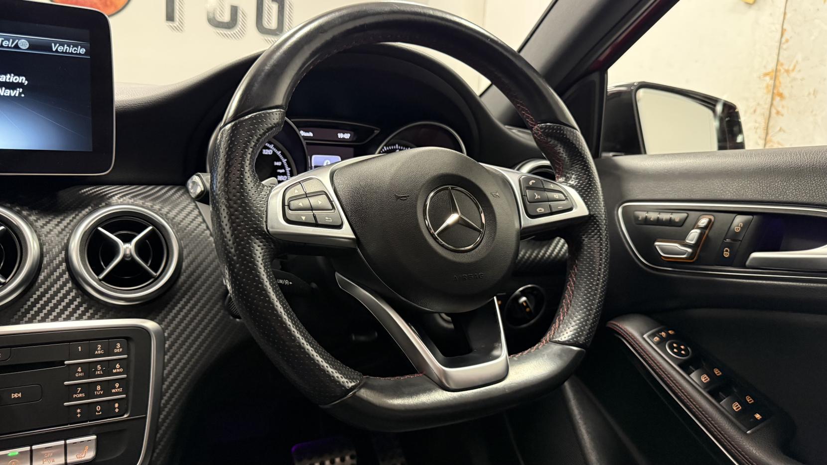 Mercedes-Benz A Class 2.1 A200d AMG Line (Premium Plus) Hatchback 5dr Diesel 7G-DCT Euro 6 (s/s) (136 ps)