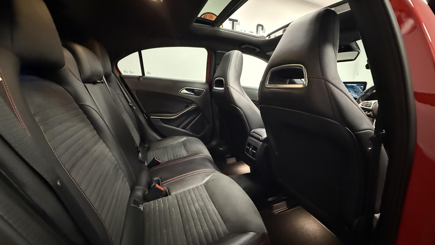 Mercedes-Benz A Class 2.1 A200d AMG Line (Premium Plus) Hatchback 5dr Diesel 7G-DCT Euro 6 (s/s) (136 ps)