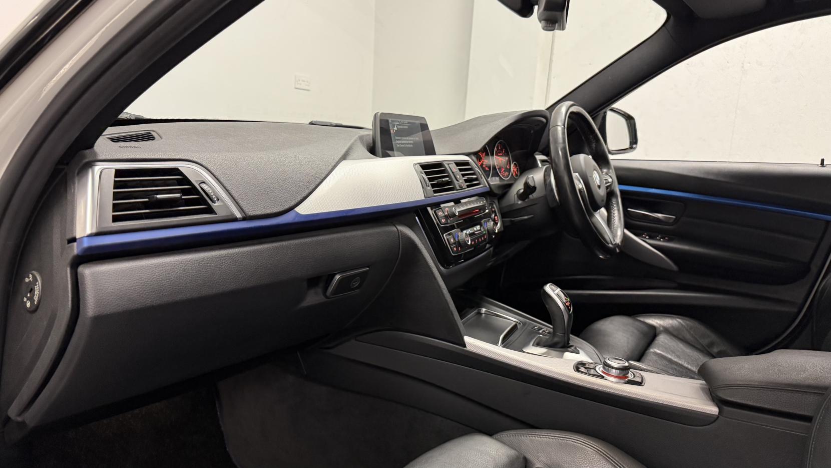 BMW 3 Series 2.0 320d M Sport Touring 5dr Diesel Auto Euro 6 (s/s) (190 ps)