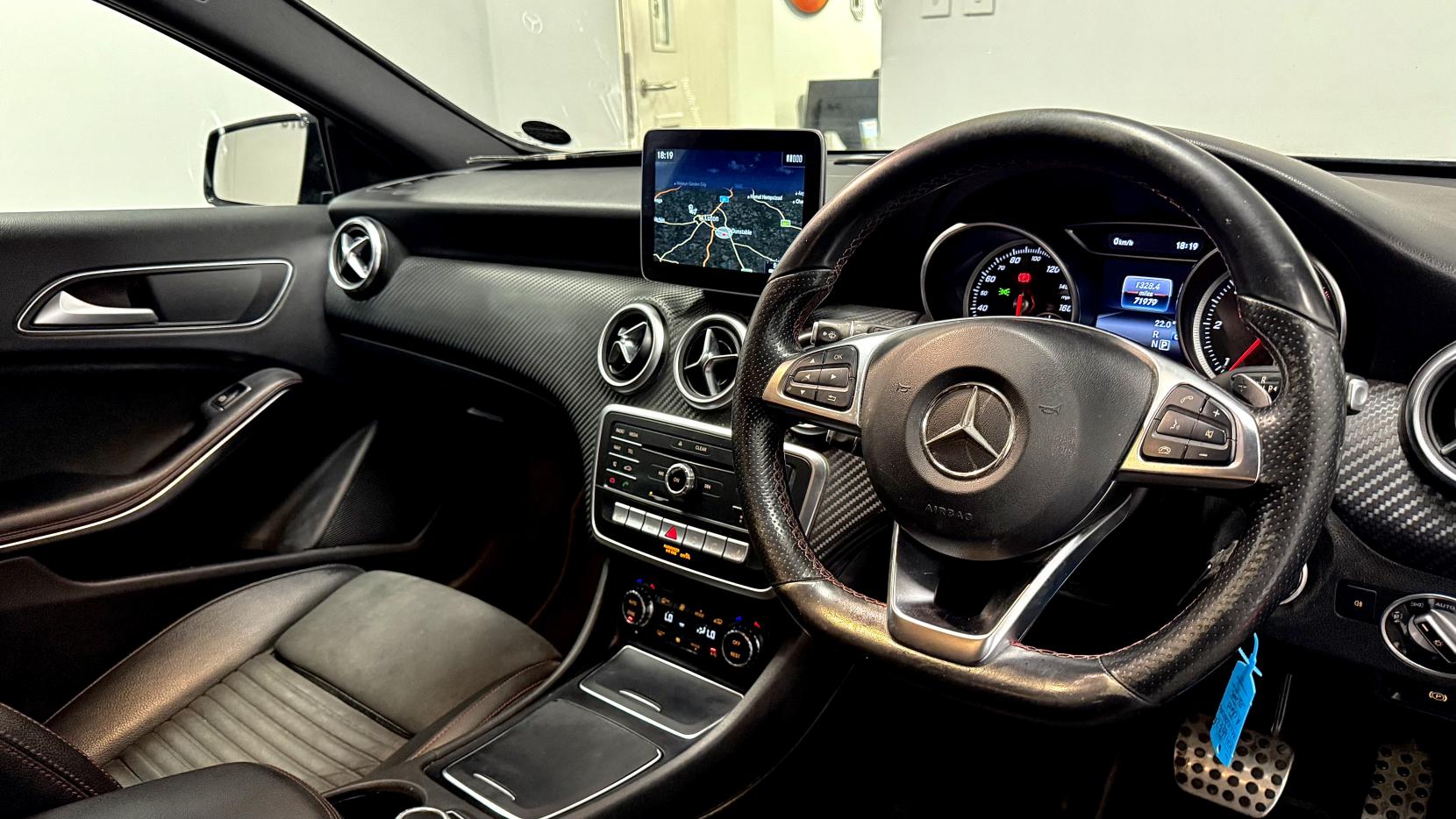 Mercedes-Benz A Class 2.1 A200d AMG Line (Premium) Hatchback 5dr Diesel 7G-DCT Euro 6 (s/s) (136 ps)