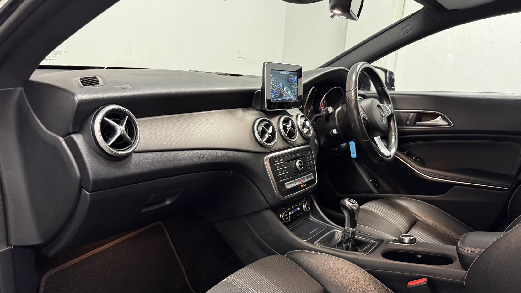 Mercedes-Benz CLA 2.1 CLA200d Sport Coupe 4dr Diesel Manual Euro 6 (s/s) (136 ps)