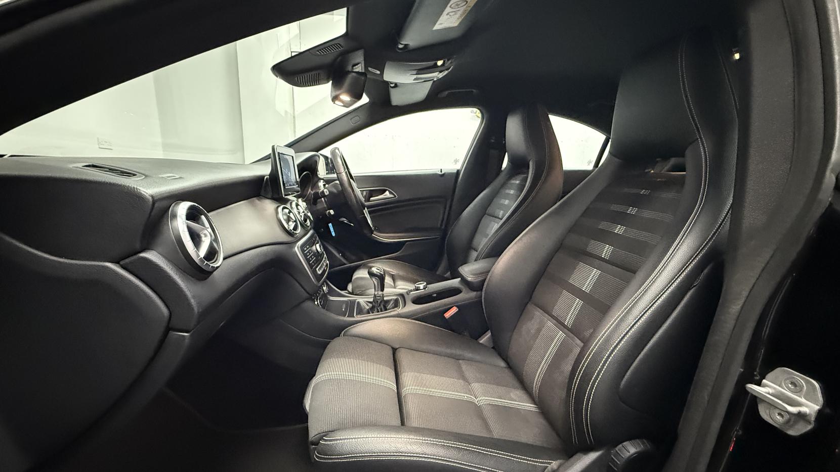 Mercedes-Benz CLA 2.1 CLA200d Sport Coupe 4dr Diesel Manual Euro 6 (s/s) (136 ps)