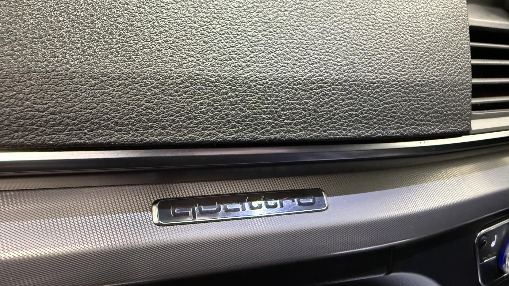 Audi Q5 2.0 TDI Sport SUV 5dr Diesel S Tronic quattro Euro 6 (s/s) (190 ps)