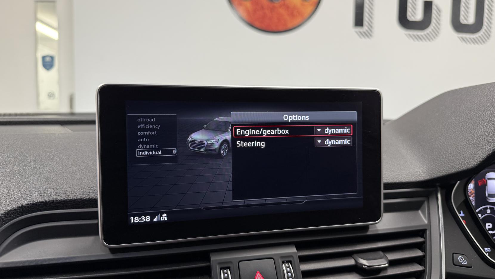 Audi Q5 2.0 TDI Sport SUV 5dr Diesel S Tronic quattro Euro 6 (s/s) (190 ps)