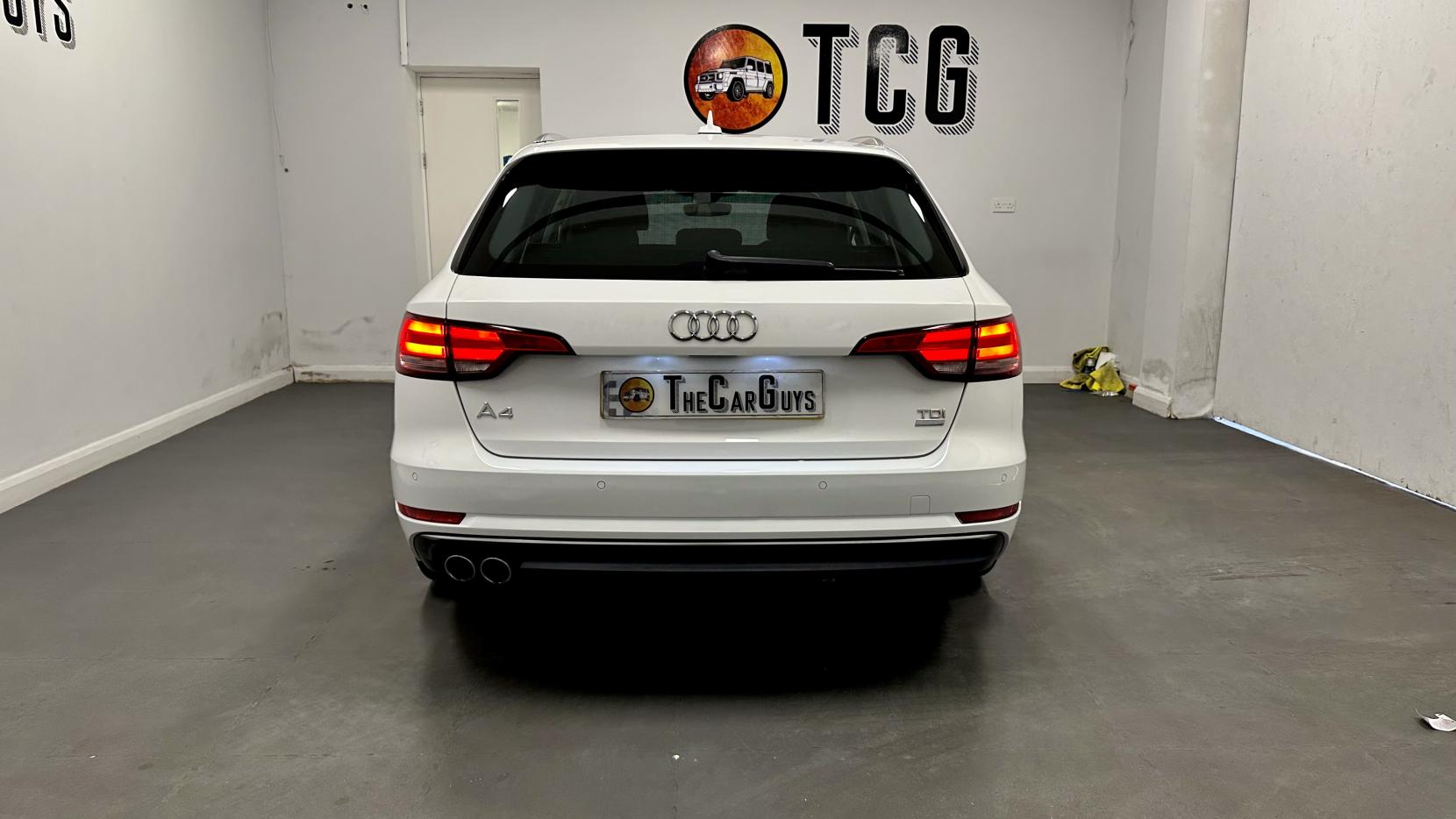 Audi A4 Avant 2.0 TDI ultra Sport Estate 5dr Diesel S Tronic Euro 6 (s/s) (190 ps)