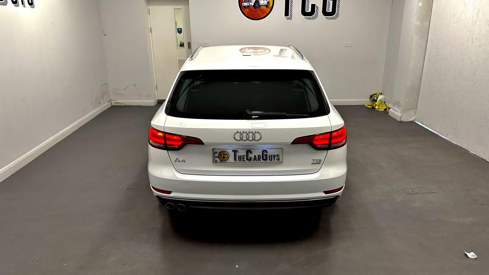 Audi A4 Avant 2.0 TDI ultra Sport Estate 5dr Diesel S Tronic Euro 6 (s/s) (190 ps)