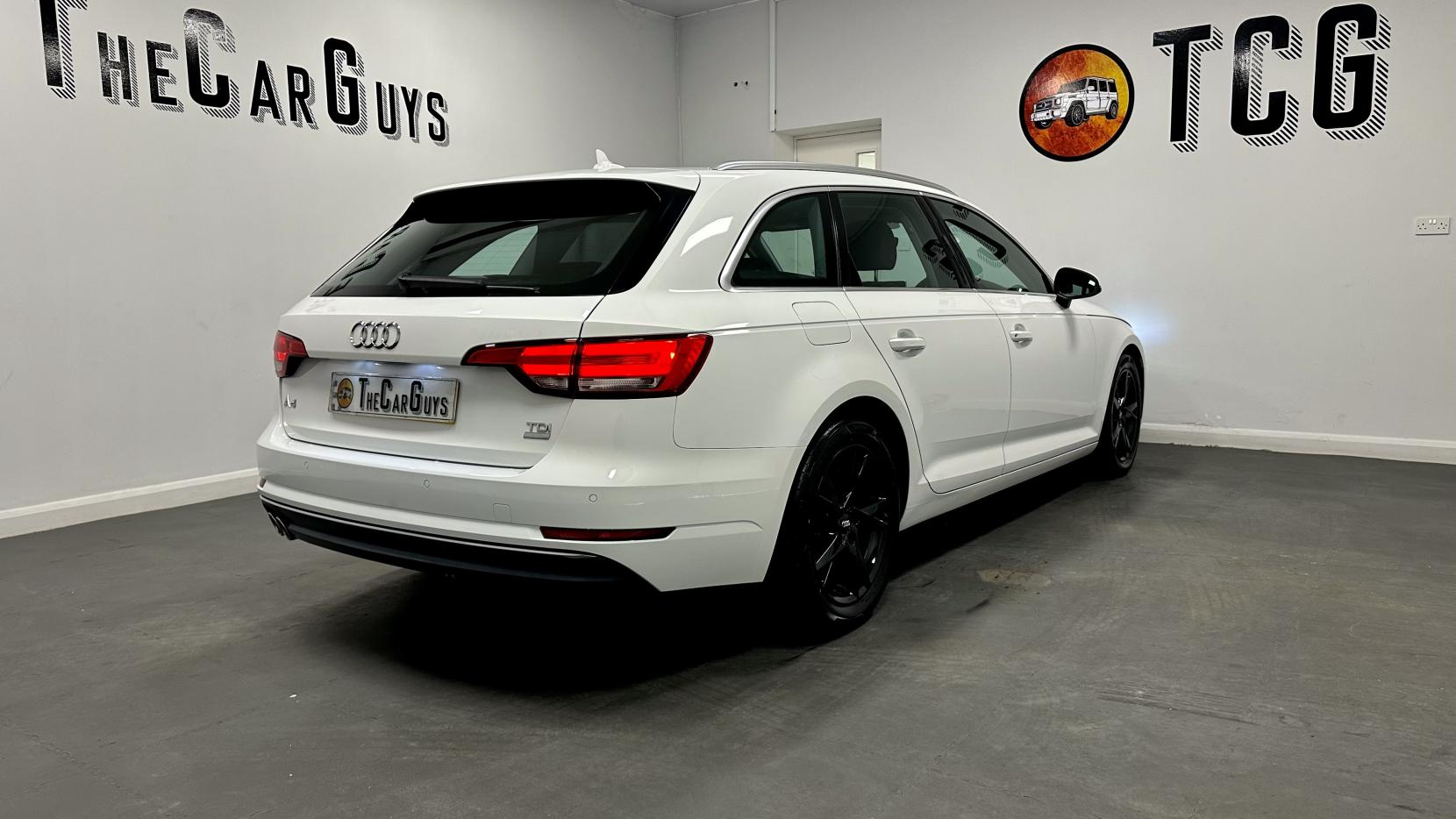 Audi A4 Avant 2.0 TDI ultra Sport Estate 5dr Diesel S Tronic Euro 6 (s/s) (190 ps)