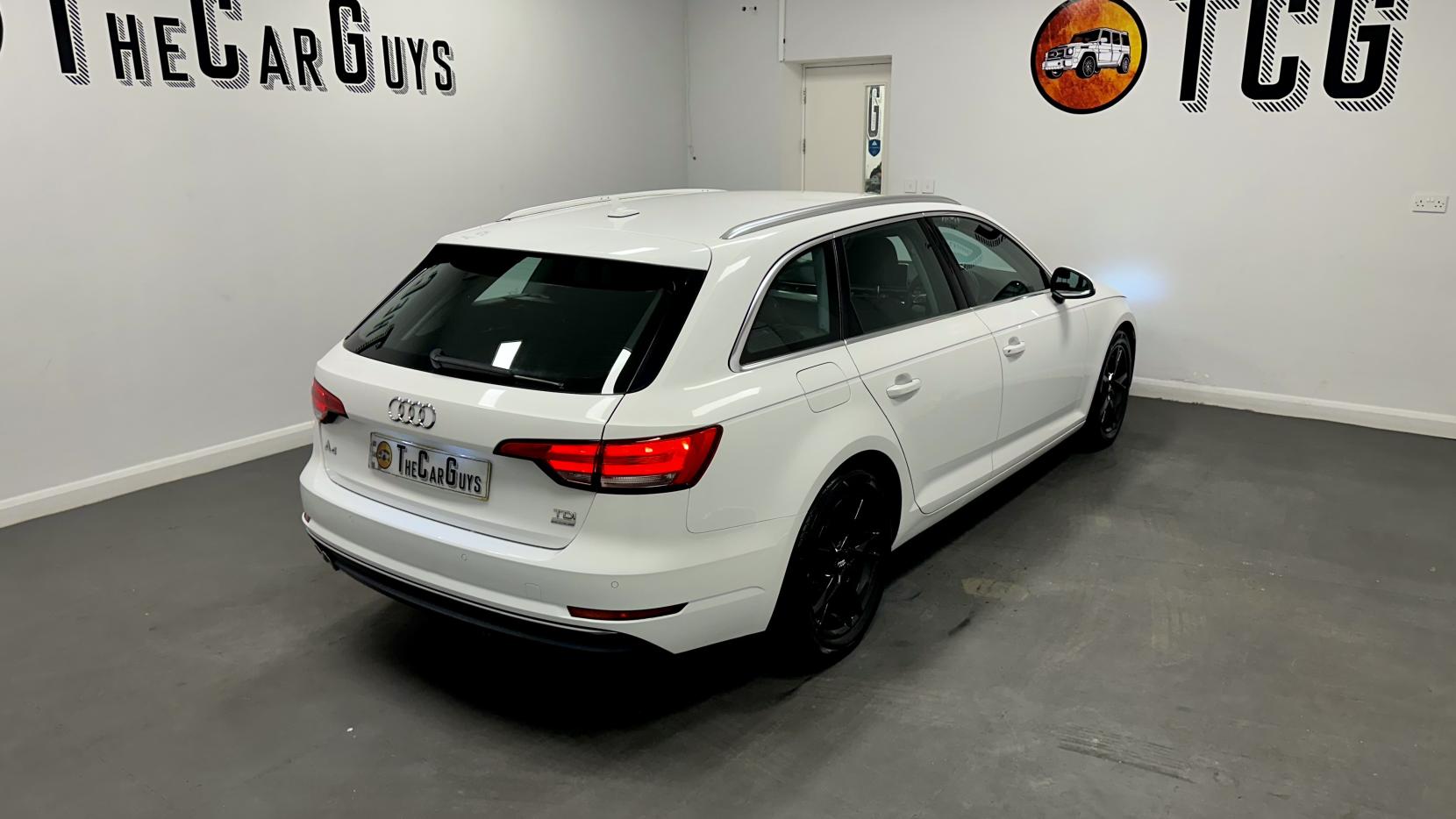 Audi A4 Avant 2.0 TDI ultra Sport Estate 5dr Diesel S Tronic Euro 6 (s/s) (190 ps)