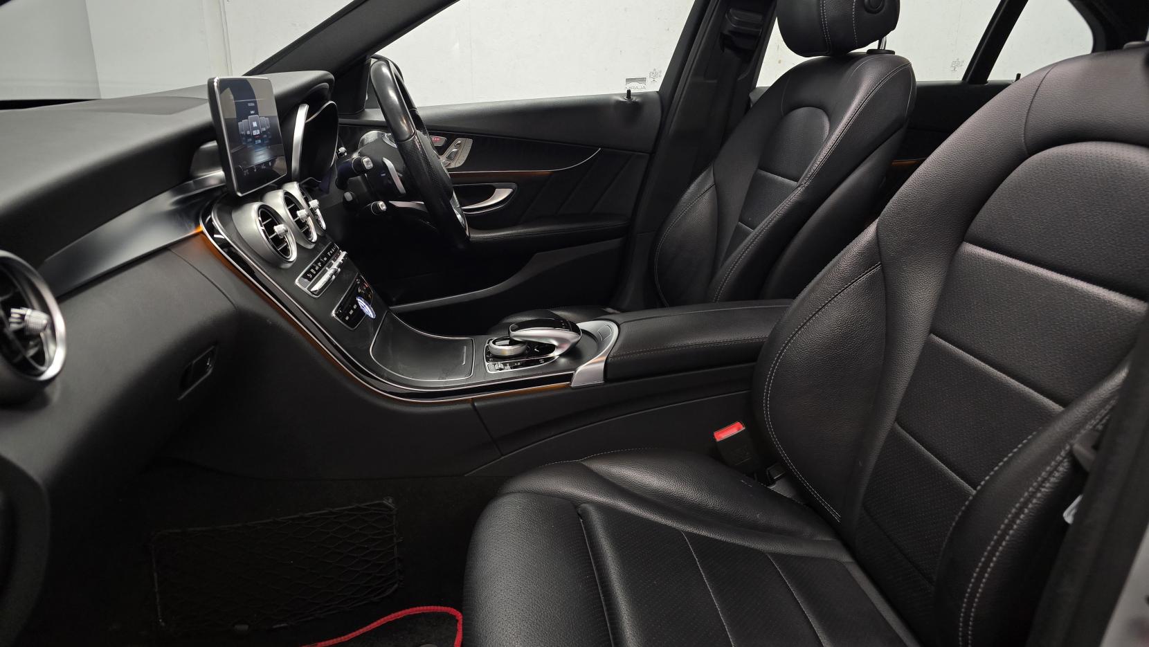 Mercedes-Benz C Class 2.1 C220d AMG Line (Premium Plus) Saloon 4dr Diesel G-Tronic+ Euro 6 (s/s) (170 ps)