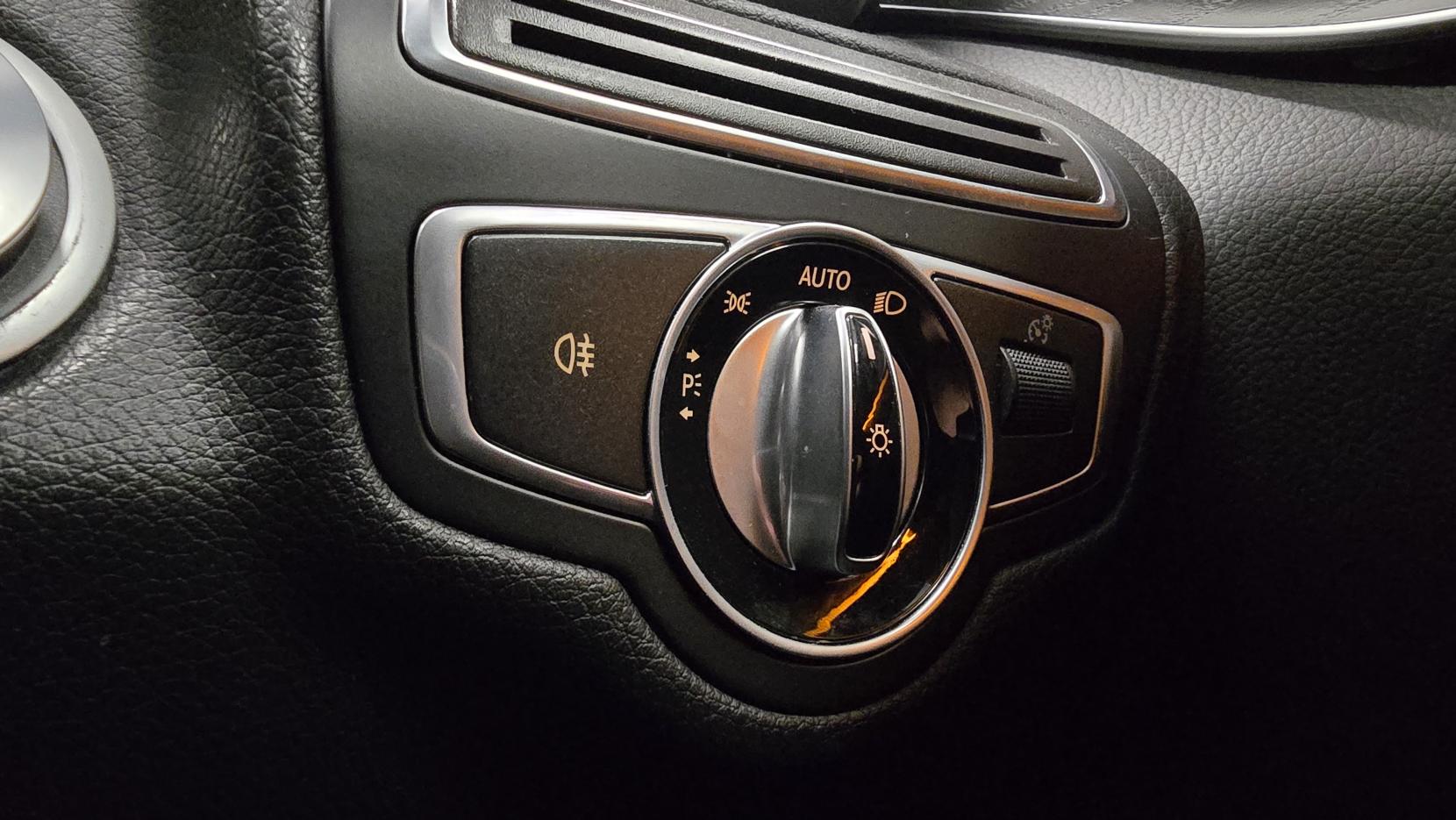 Mercedes-Benz C Class 2.1 C220d AMG Line (Premium Plus) Saloon 4dr Diesel G-Tronic+ Euro 6 (s/s) (170 ps)