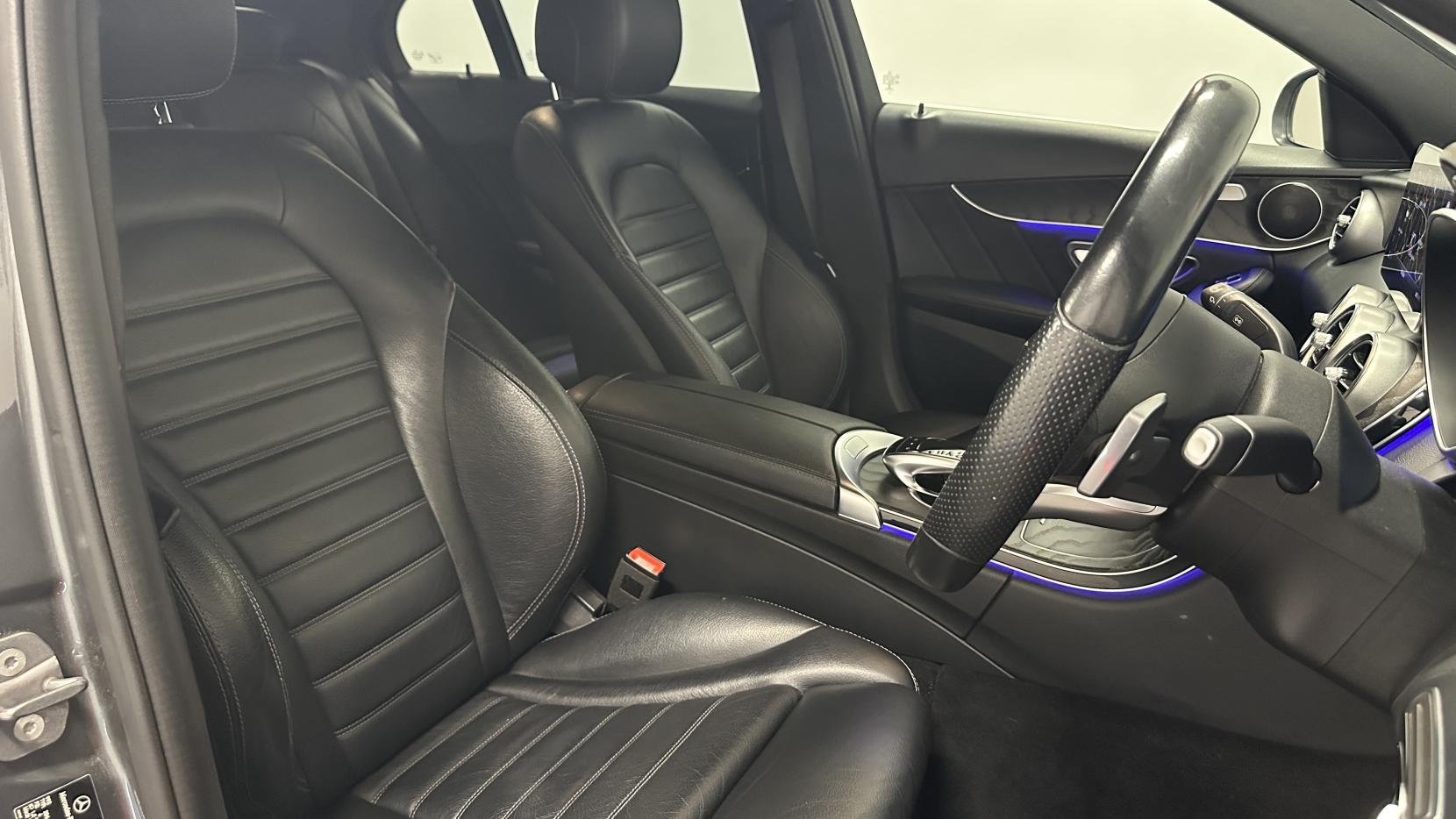Mercedes-Benz C Class 2.0 C300d AMG Line Edition (Premium) Saloon 4dr Diesel G-Tronic+ Euro 6 (s/s) (245 ps)