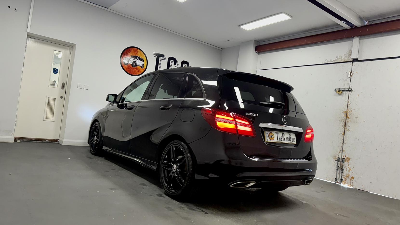 Mercedes-Benz B Class 2.1 B200d AMG Line (Premium Plus) MPV 5dr Diesel 7G-DCT Euro 6 (s/s) (136 ps)