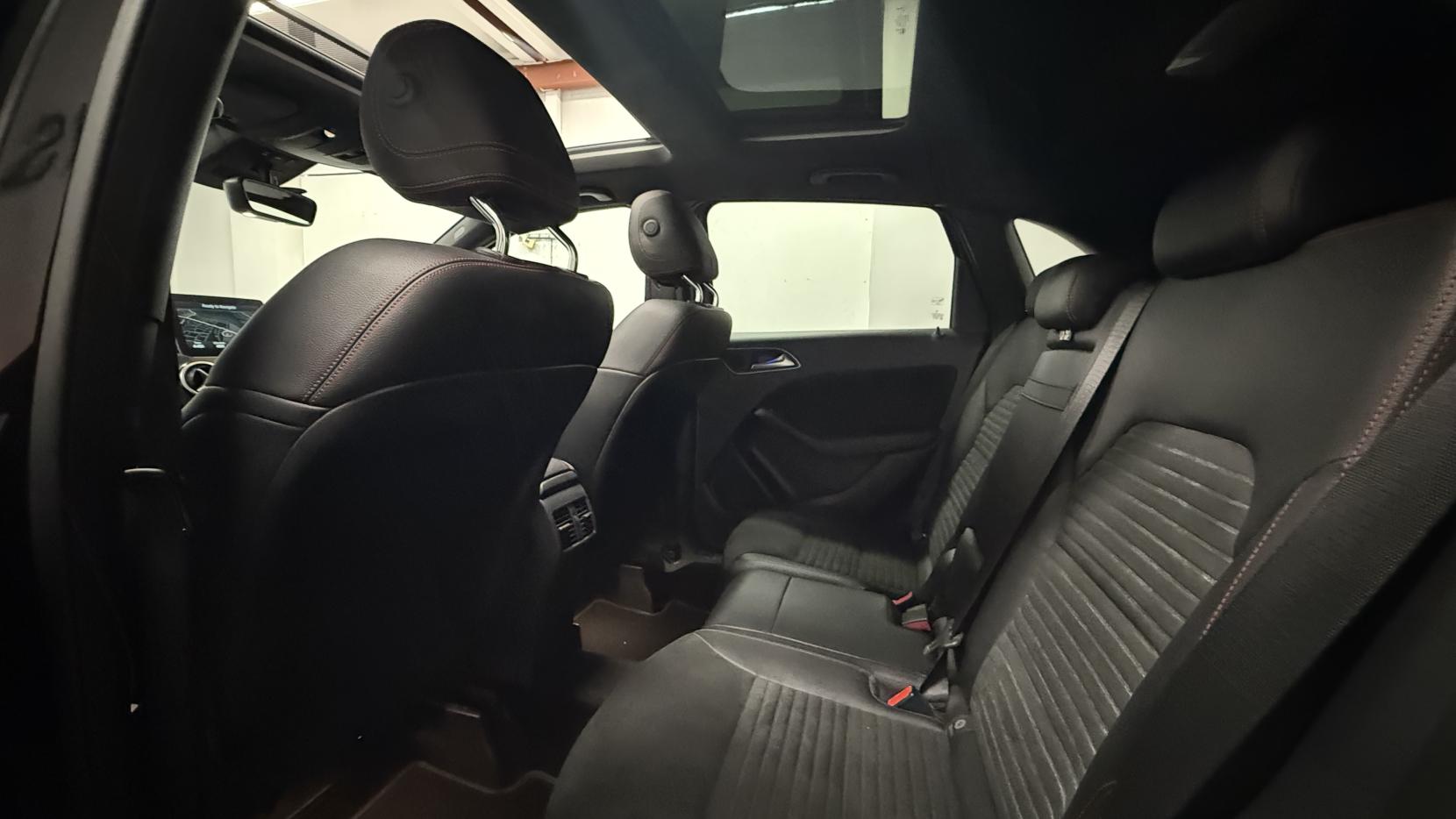 Mercedes-Benz B Class 2.1 B200d AMG Line (Premium Plus) MPV 5dr Diesel 7G-DCT Euro 6 (s/s) (136 ps)