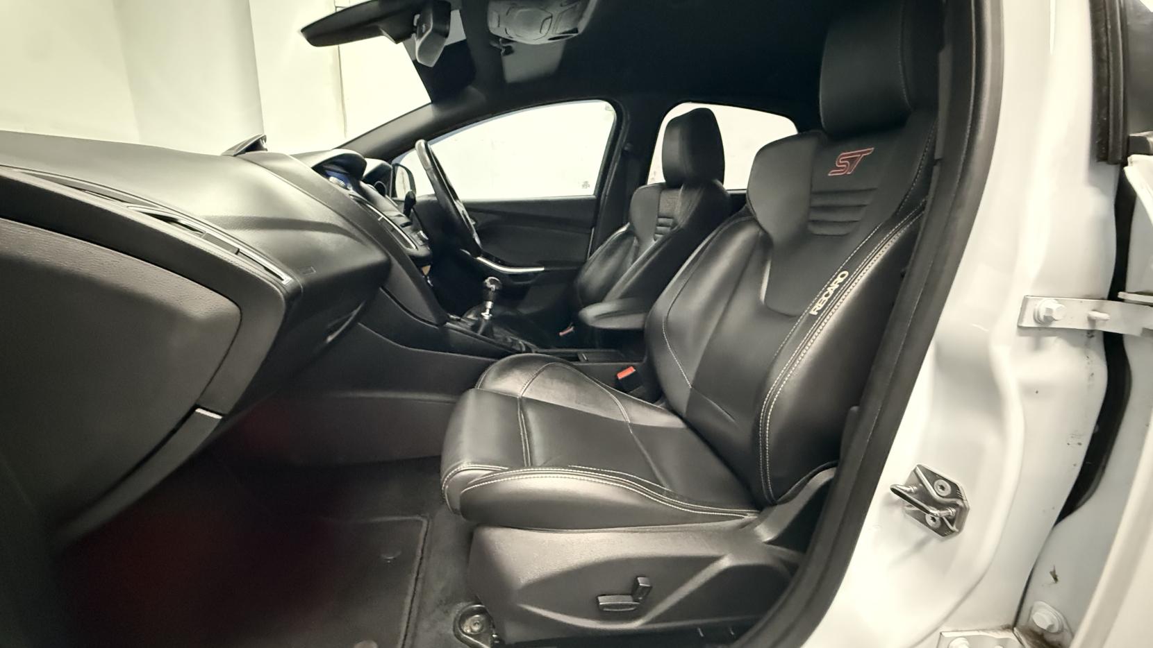 Ford Focus 2.0T EcoBoost ST-3 Hatchback 5dr Petrol Manual Euro 6 (s/s) (250 ps)