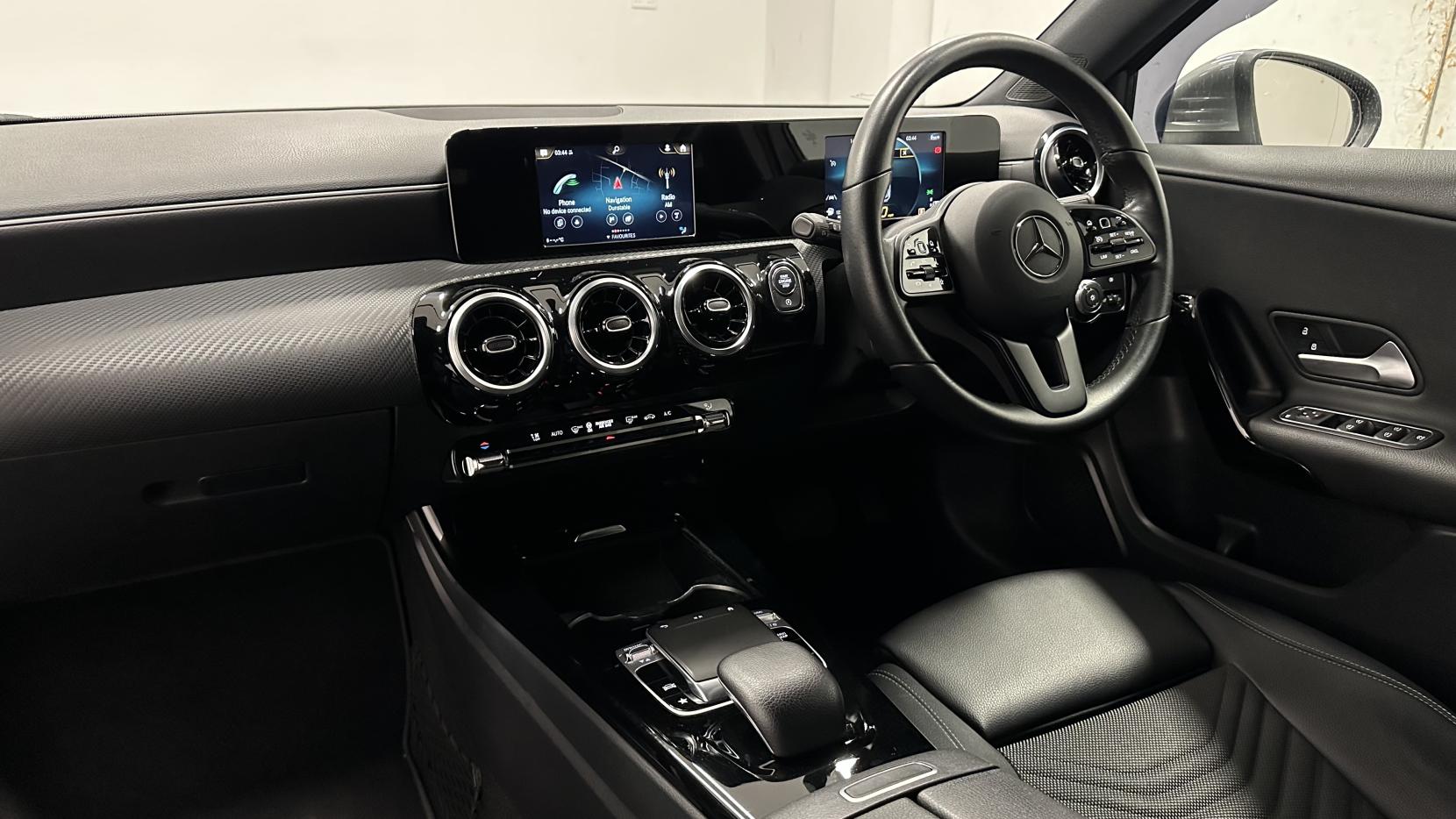 Mercedes-Benz A Class 1.5 A180d SE Hatchback 5dr Diesel 7G-DCT Euro 6 (s/s) (116 ps)