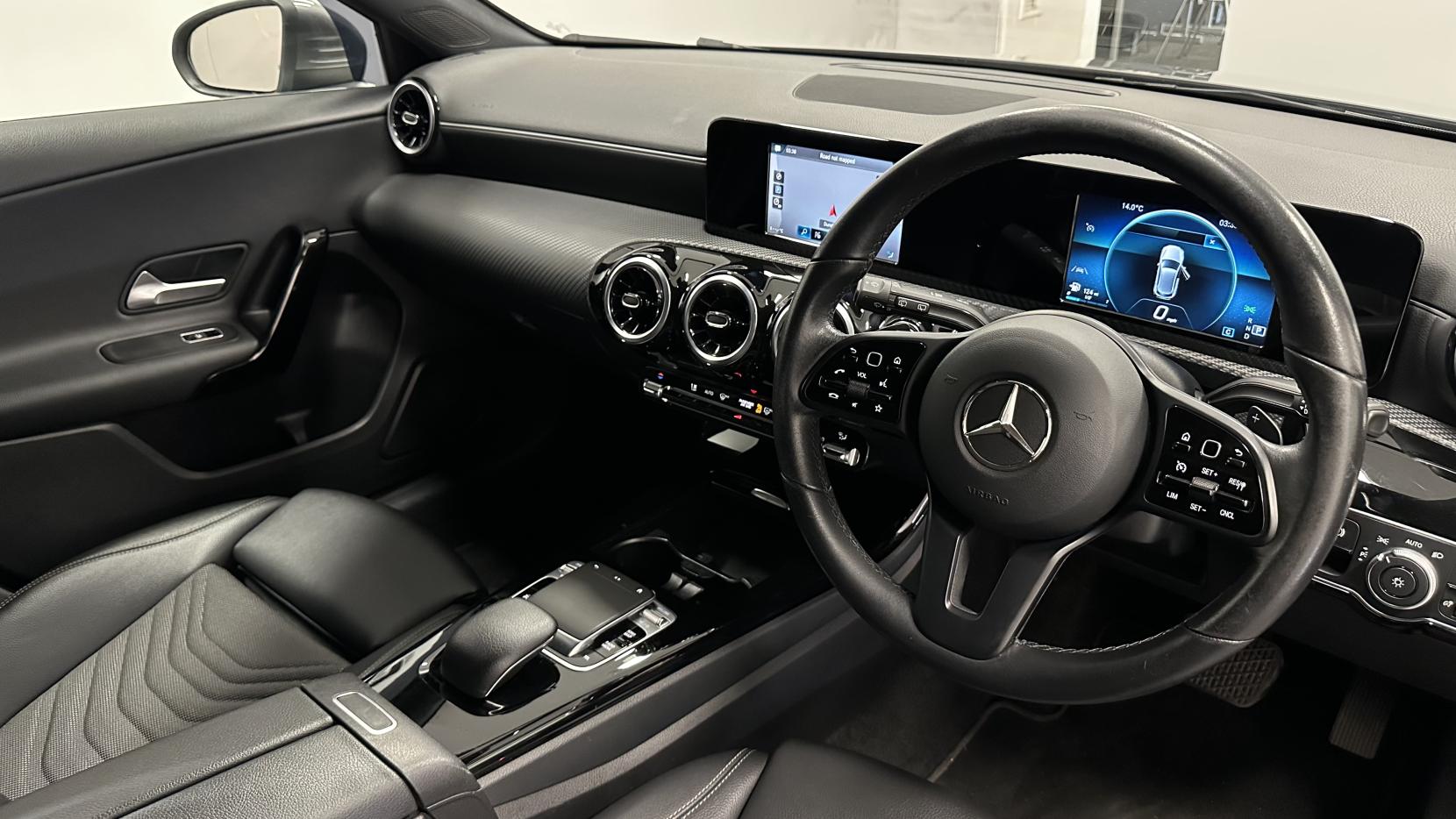Mercedes-Benz A Class 1.5 A180d SE Hatchback 5dr Diesel 7G-DCT Euro 6 (s/s) (116 ps)