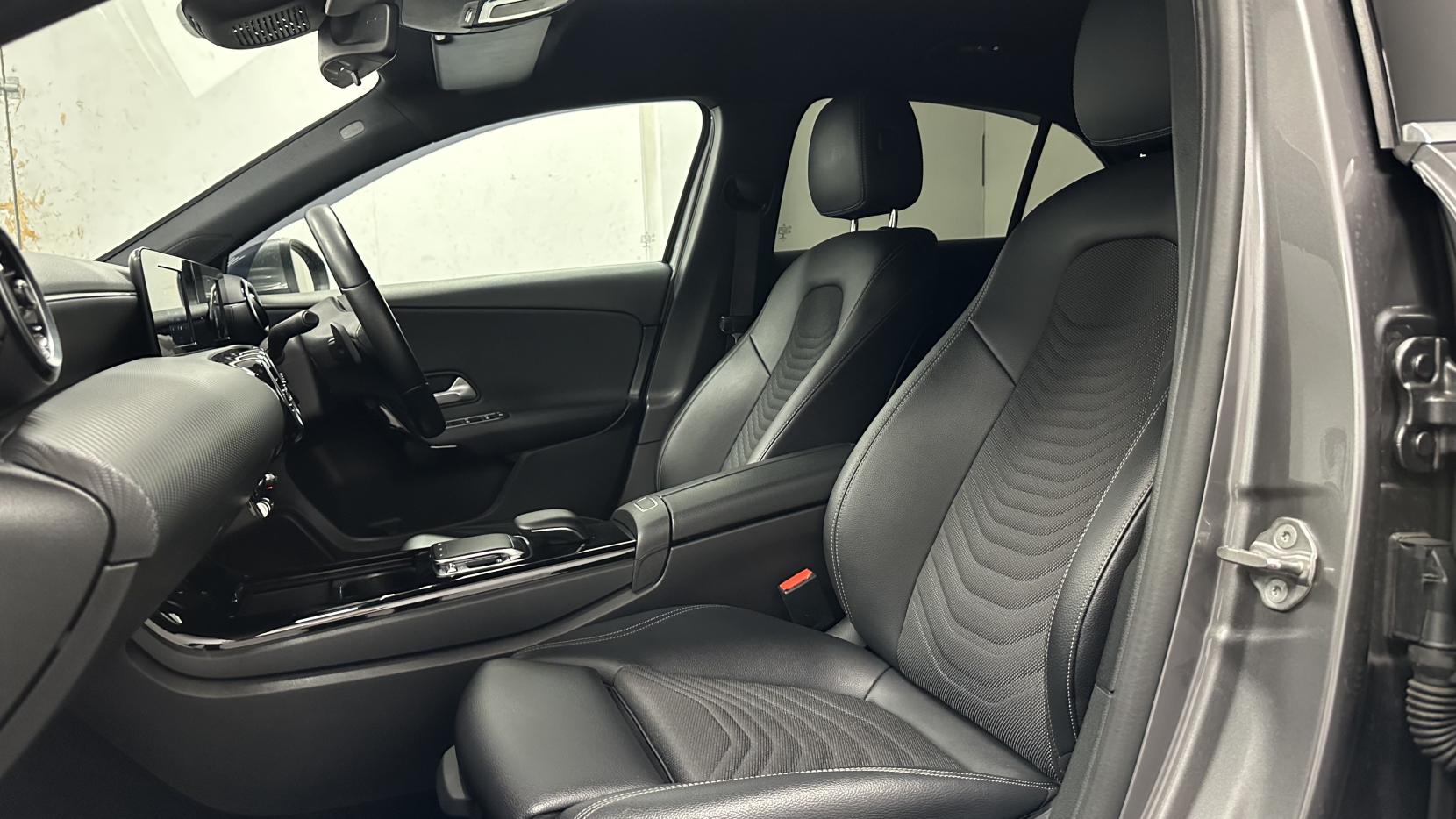 Mercedes-Benz A Class 1.5 A180d SE Hatchback 5dr Diesel 7G-DCT Euro 6 (s/s) (116 ps)
