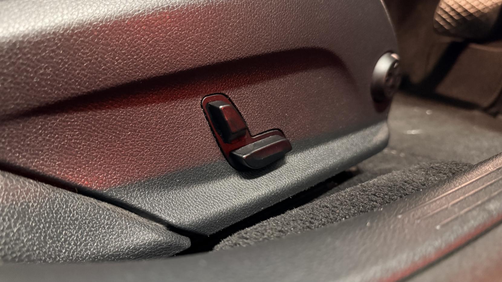 Mercedes-Benz E Class 2.0 E220d SE Saloon 4dr Diesel G-Tronic+ Euro 6 (s/s) (194 ps)