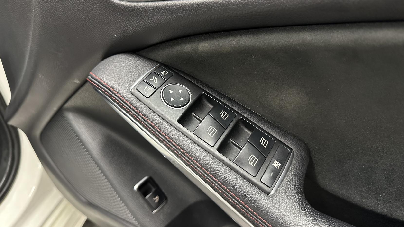 Mercedes-Benz CLA 2.1 CLA220d AMG Line Coupe 4dr Diesel 7G-DCT Euro 6 (s/s) (177 ps)