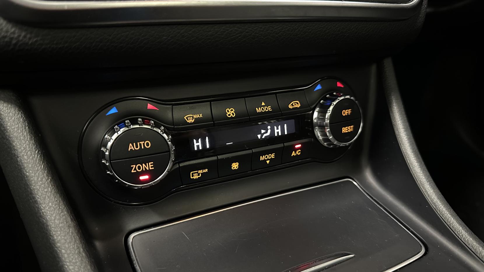 Mercedes-Benz CLA 2.1 CLA220d AMG Line Coupe 4dr Diesel 7G-DCT Euro 6 (s/s) (177 ps)