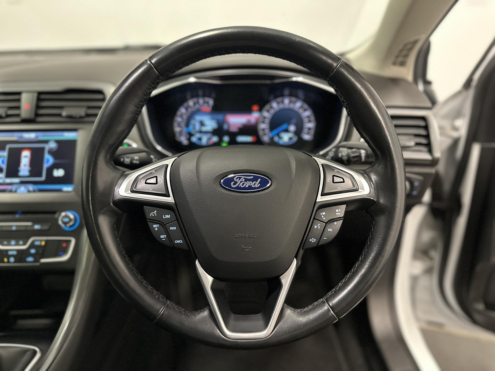 Ford Mondeo 2.0 TDCi Titanium Hatchback 5dr Diesel Manual Euro 6 (s/s) (150 ps)