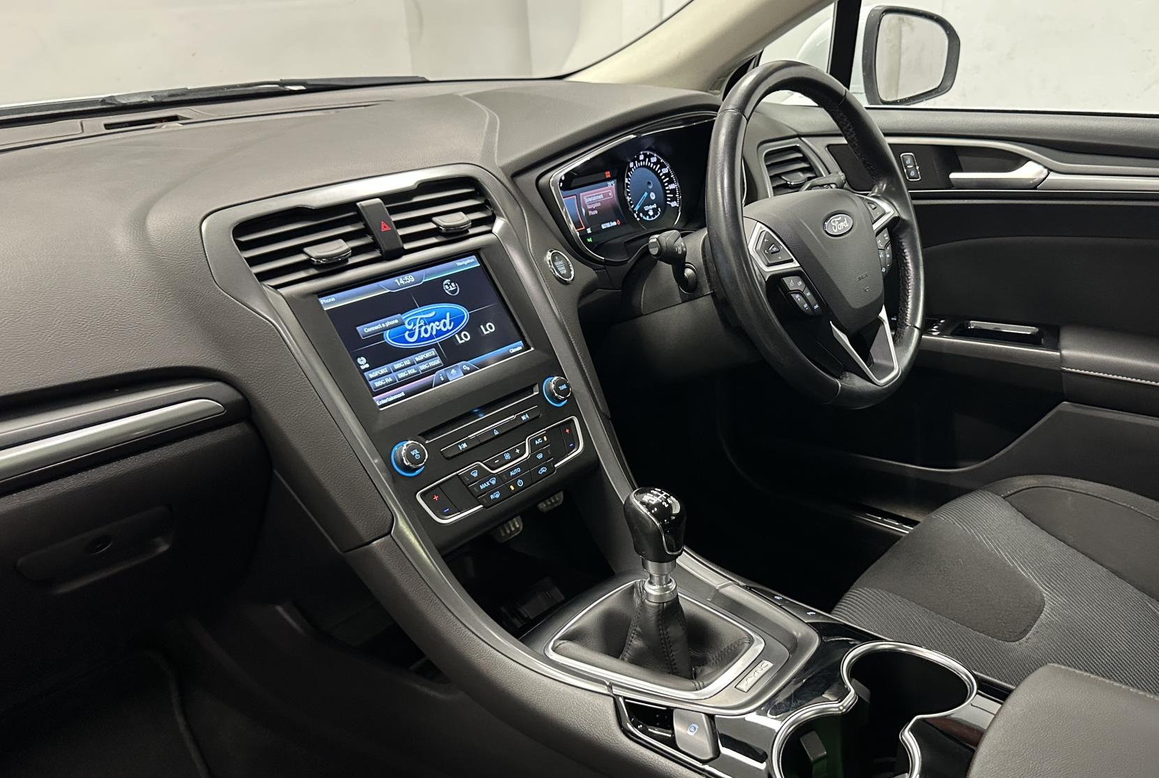 Ford Mondeo 2.0 TDCi Titanium Hatchback 5dr Diesel Manual Euro 6 (s/s) (150 ps)