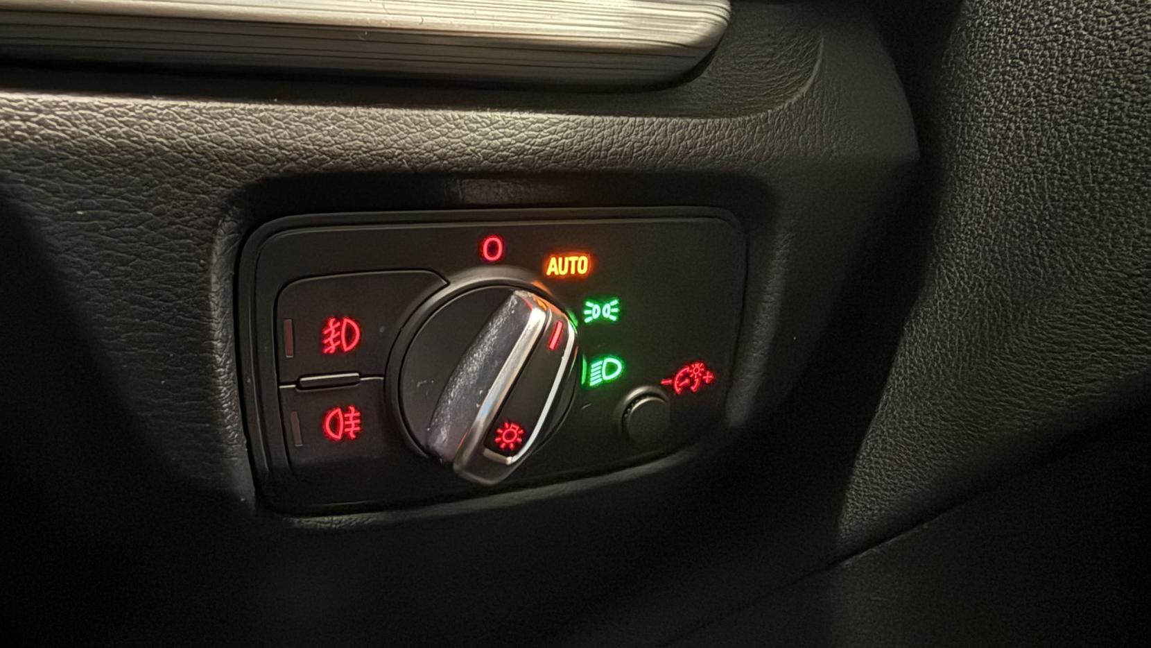 Audi A3 1.6 TDI Sport Hatchback 3dr Diesel S Tronic Euro 6 (s/s) (110 ps)