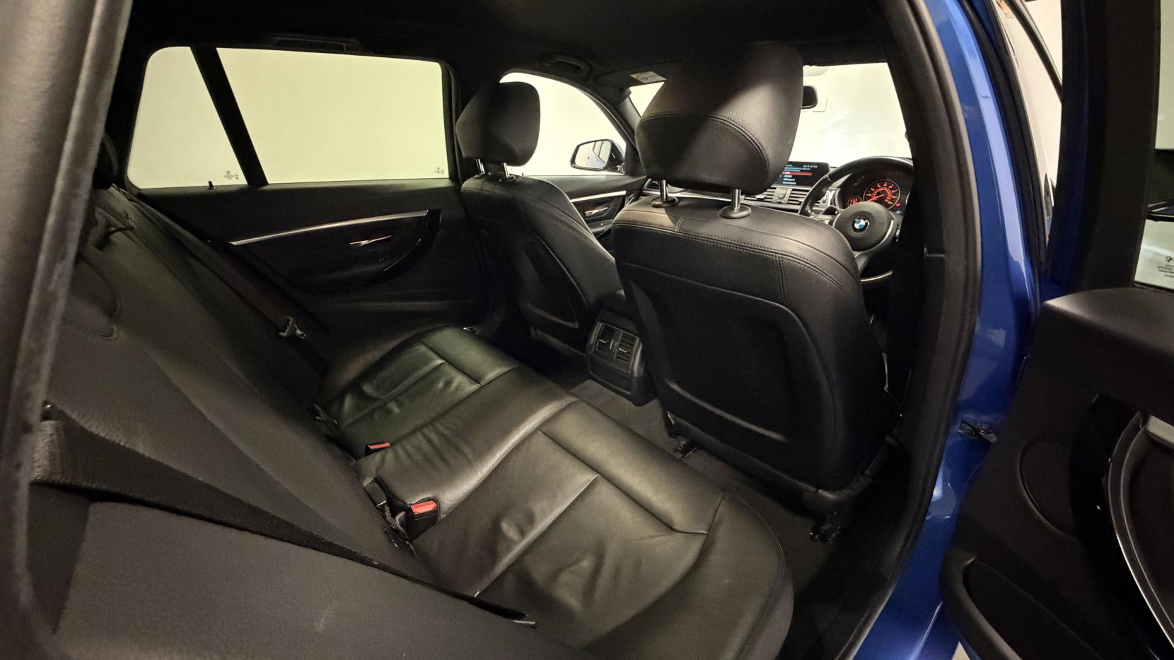 BMW 3 Series 2.0 320d M Sport Touring 5dr Diesel Auto Euro 6 (s/s) (190 ps)