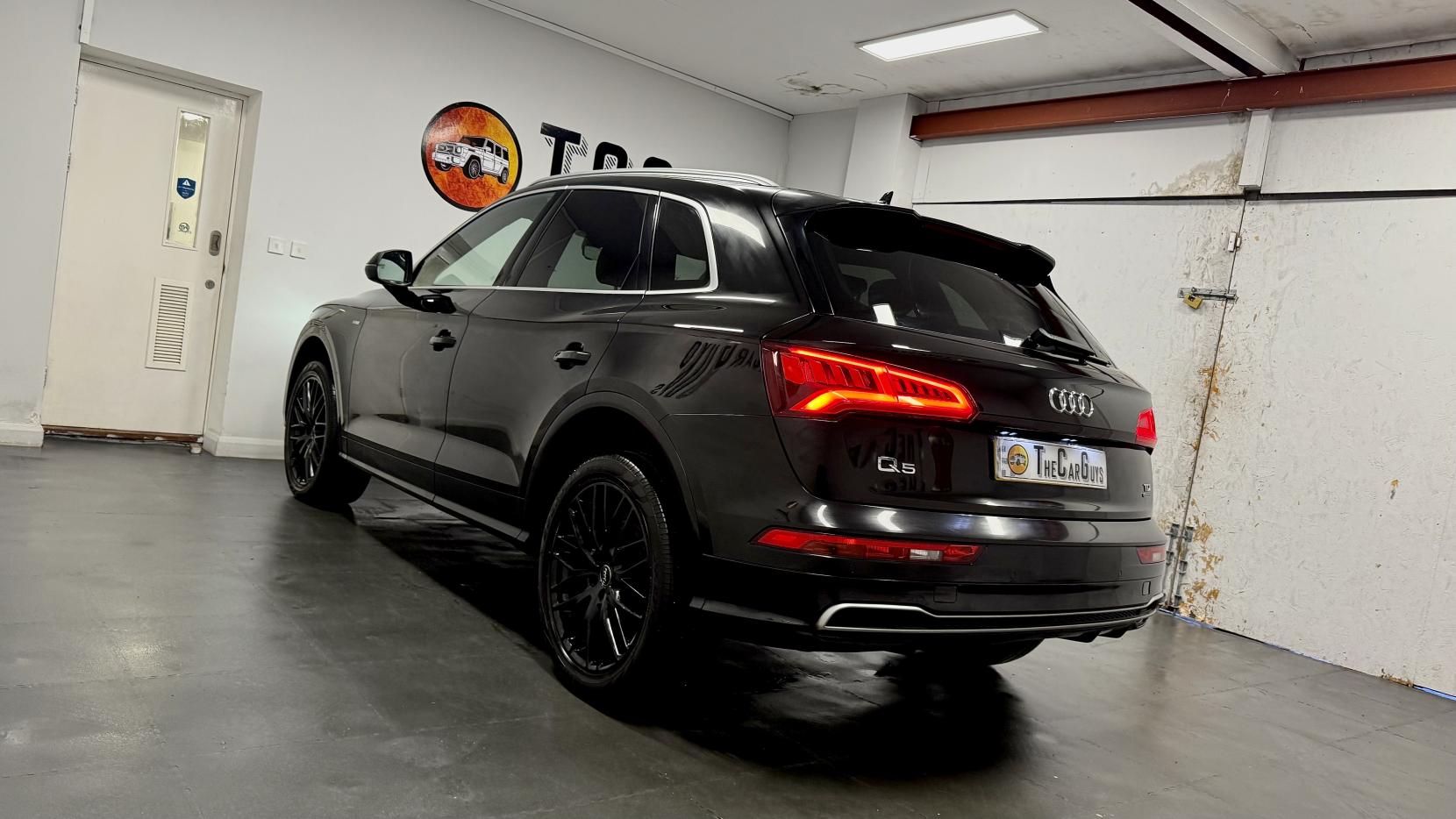 Audi Q5 2.0 TDI S line SUV 5dr Diesel S Tronic quattro Euro 6 (s/s) (190 ps)