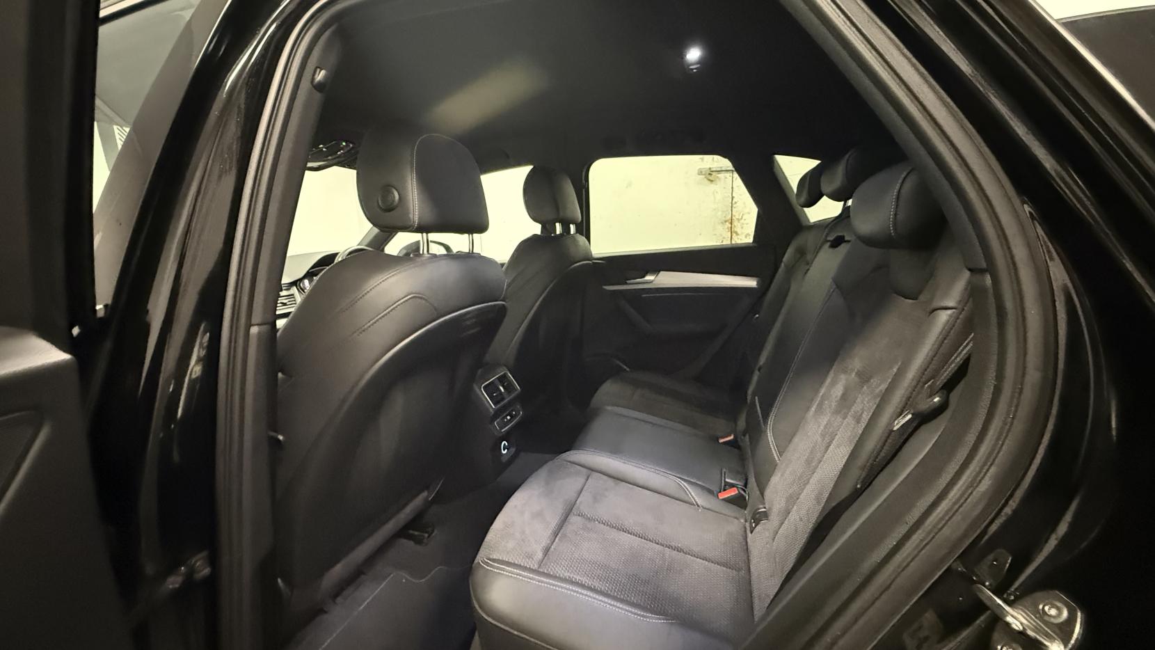 Audi Q5 2.0 TDI S line SUV 5dr Diesel S Tronic quattro Euro 6 (s/s) (190 ps)