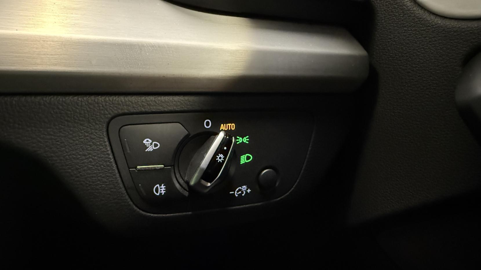 Audi Q5 2.0 TDI S line SUV 5dr Diesel S Tronic quattro Euro 6 (s/s) (190 ps)