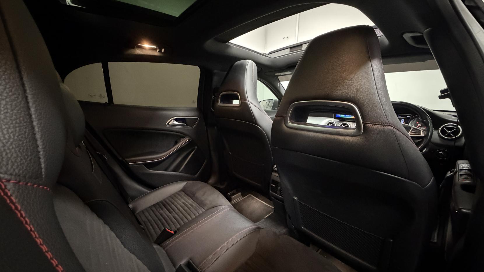 Mercedes-Benz GLA 2.1 GLA220d AMG Line (Premium Plus) SUV 5dr Diesel 7G-DCT 4MATIC Euro 6 (s/s) (177 ps)