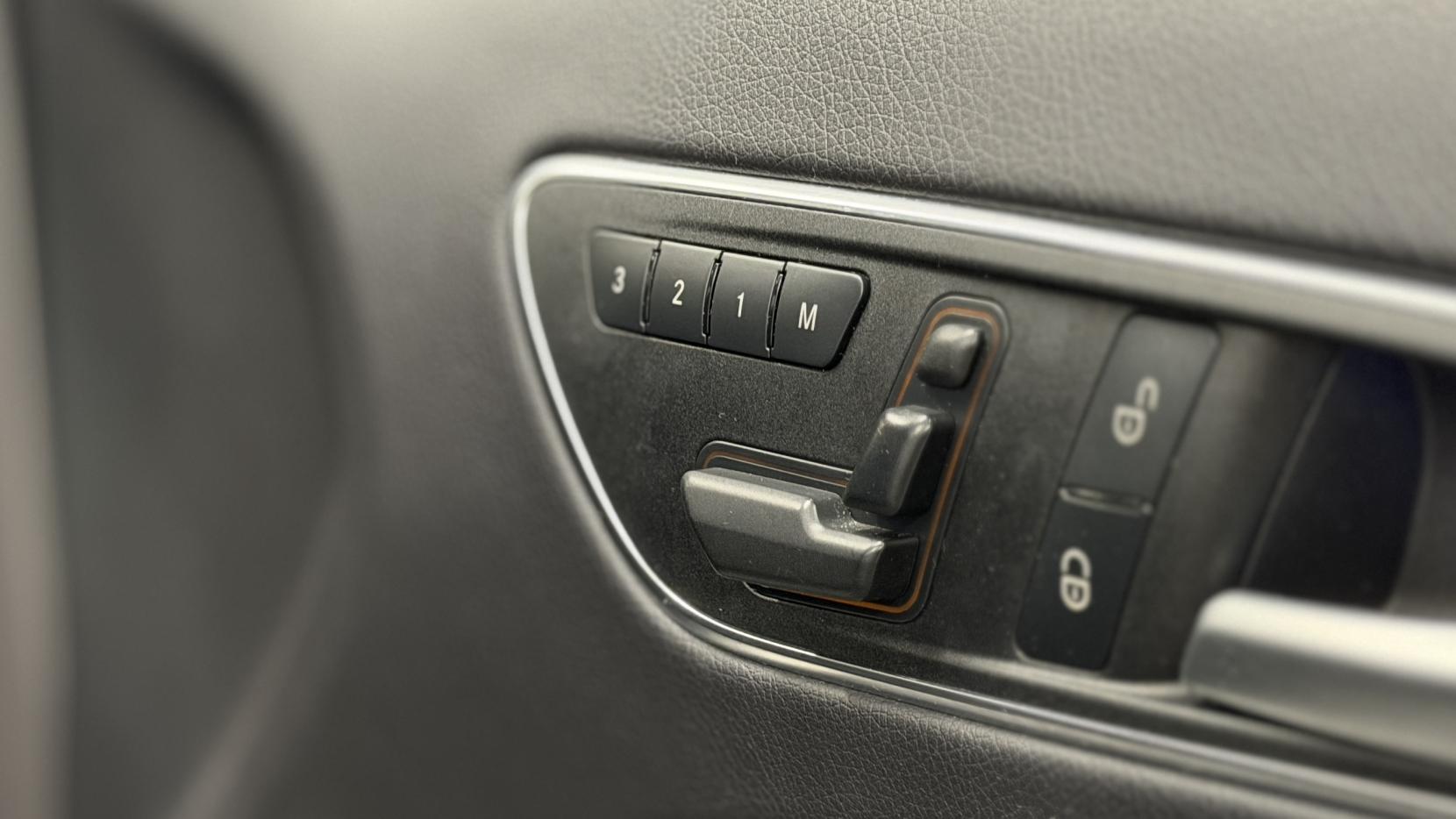 Mercedes-Benz GLA 2.1 GLA220d AMG Line (Premium Plus) SUV 5dr Diesel 7G-DCT 4MATIC Euro 6 (s/s) (177 ps)