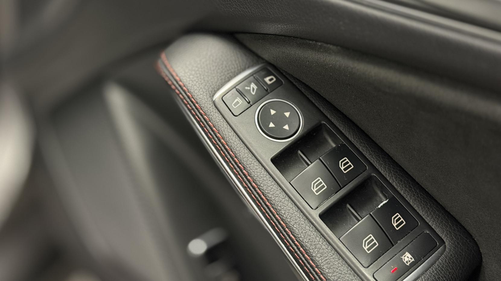 Mercedes-Benz GLA 2.1 GLA220d AMG Line (Premium Plus) SUV 5dr Diesel 7G-DCT 4MATIC Euro 6 (s/s) (177 ps)