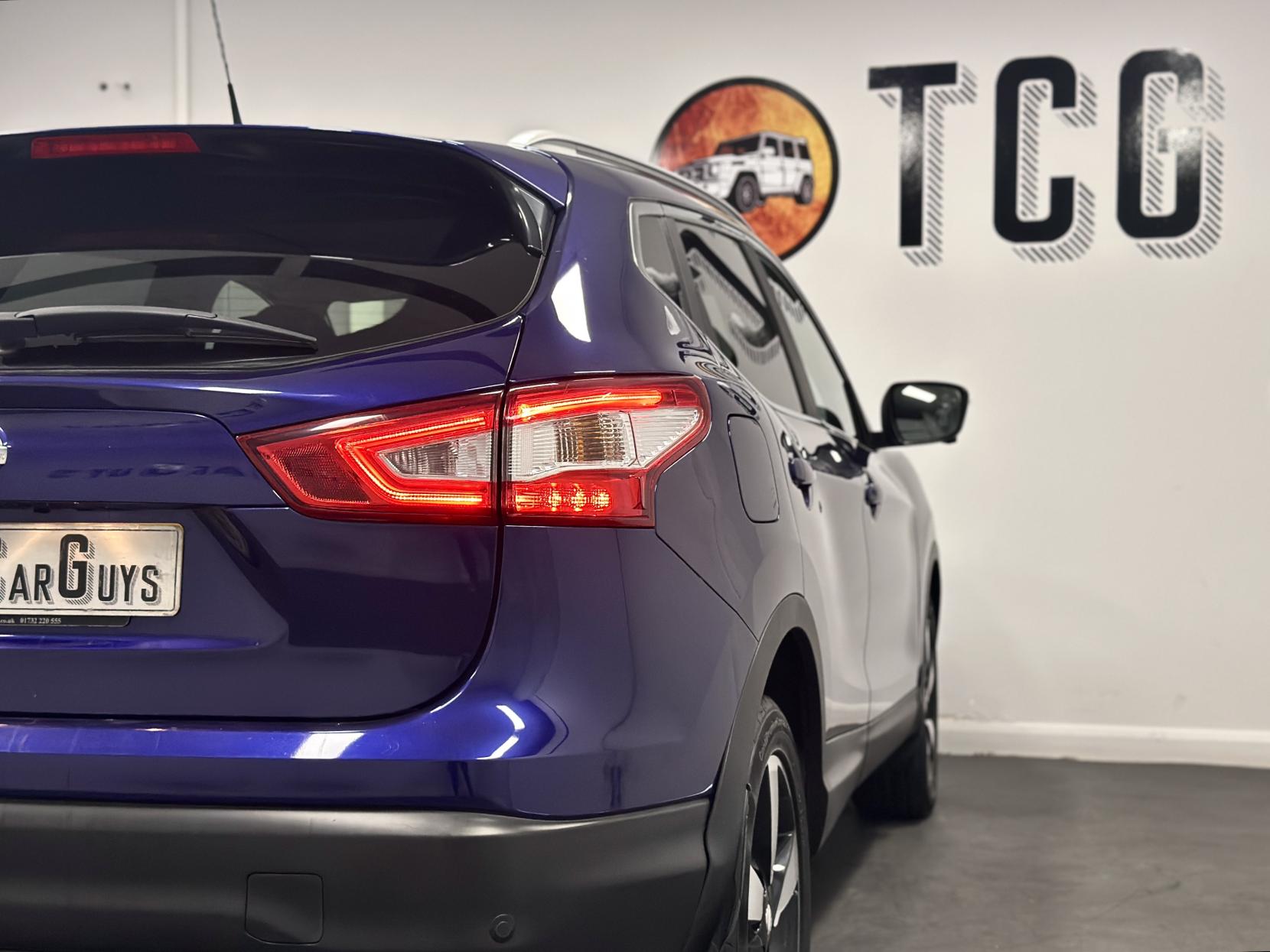 Nissan Qashqai 1.6 DIG-T N-Connecta SUV 5dr Petrol Manual 2WD Euro 6 (s/s) (163 ps)