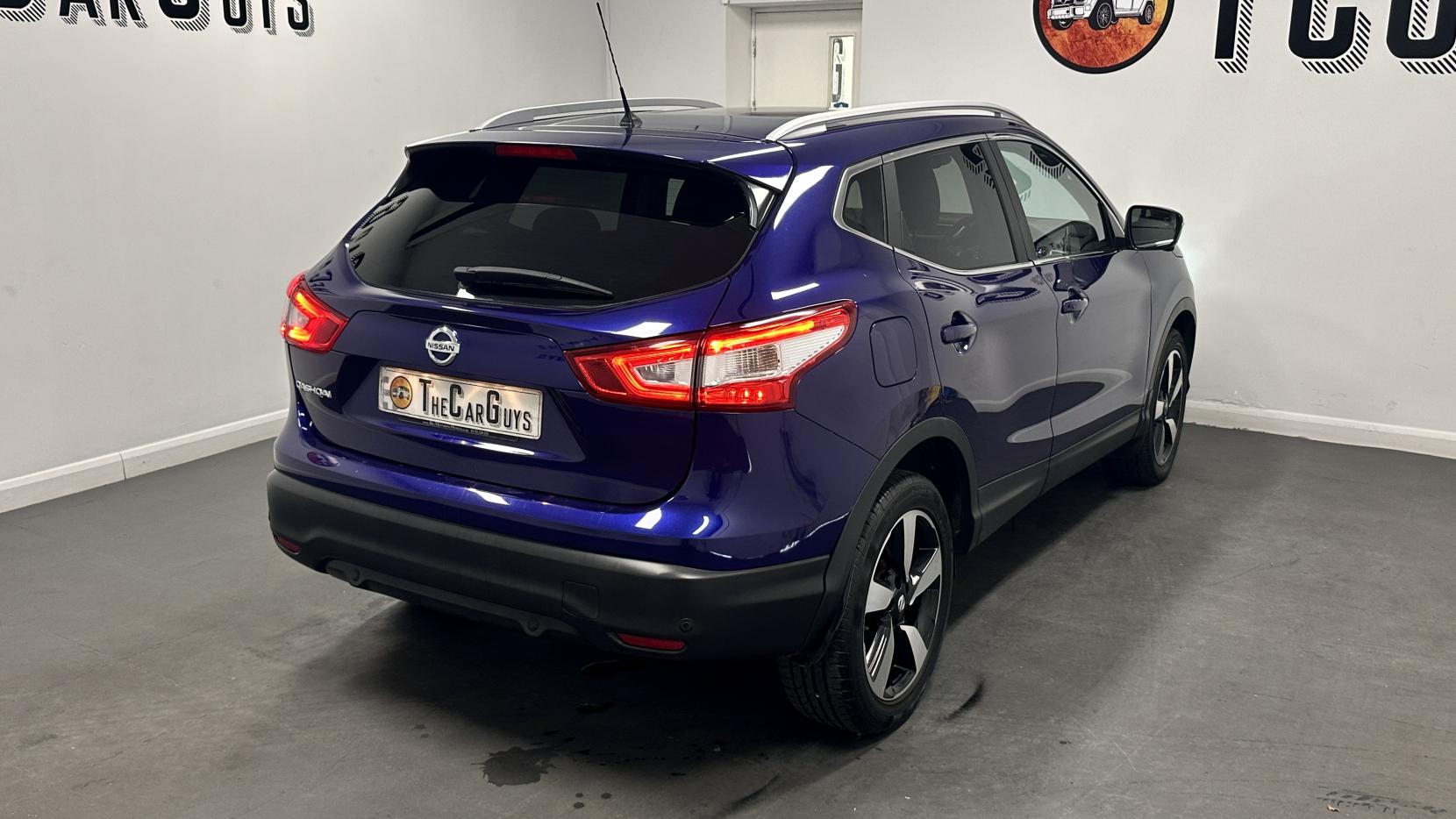 Nissan Qashqai 1.6 DIG-T N-Connecta SUV 5dr Petrol Manual 2WD Euro 6 (s/s) (163 ps)