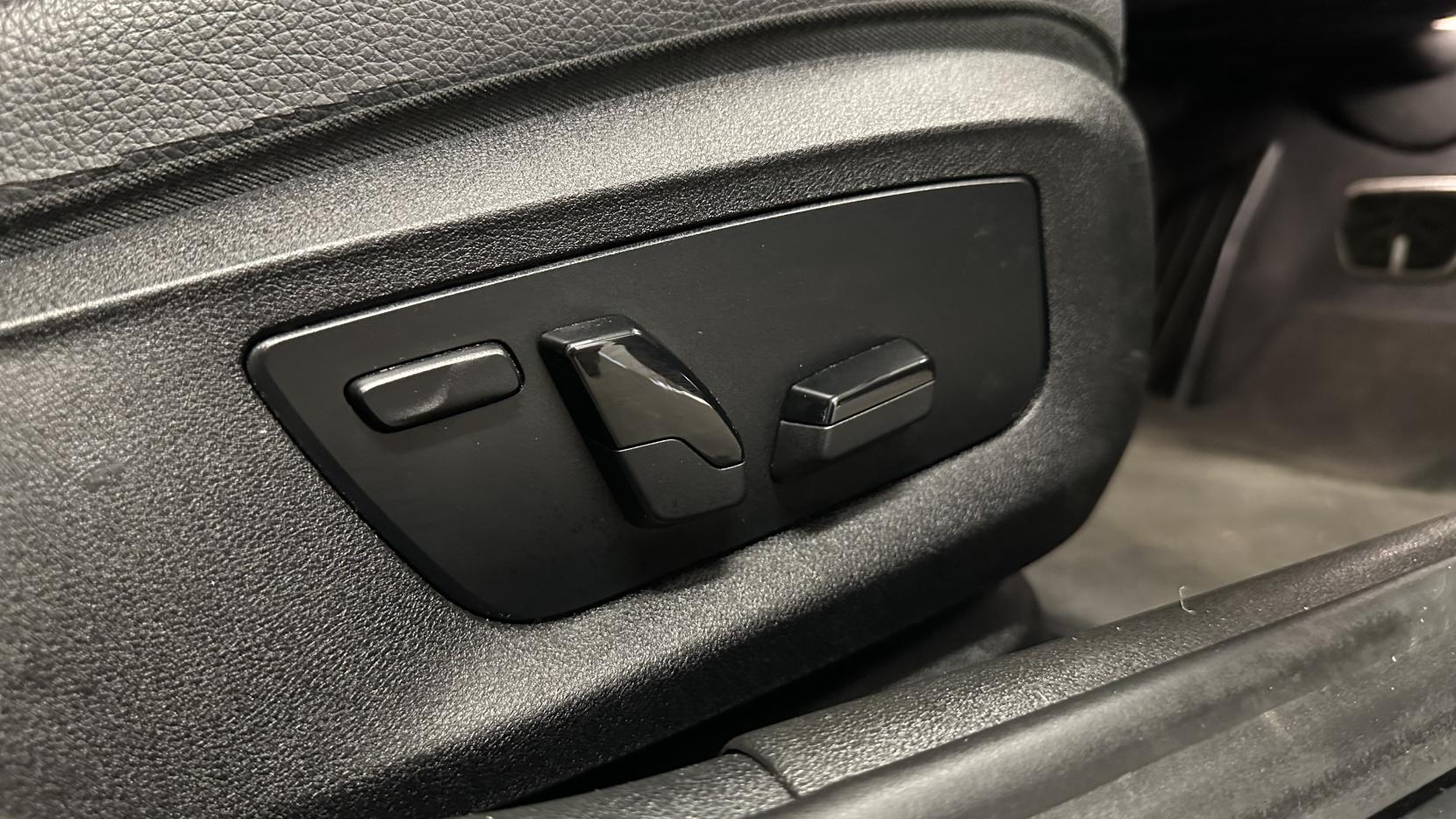 BMW 5 Series 2.0 520i M Sport Saloon 4dr Petrol Auto Euro 6 (s/s) (184 ps)