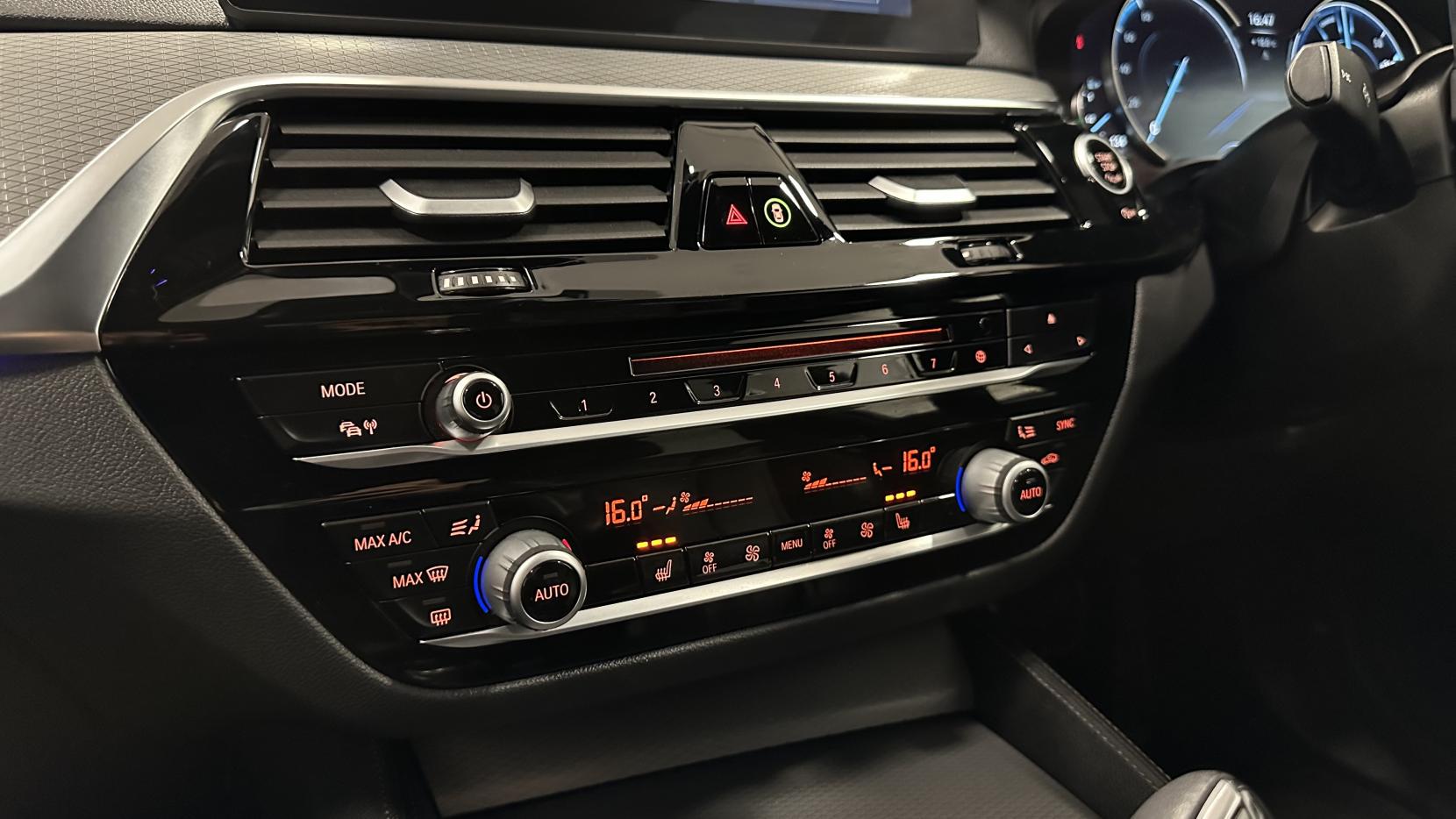 BMW 5 Series 2.0 520i M Sport Saloon 4dr Petrol Auto Euro 6 (s/s) (184 ps)