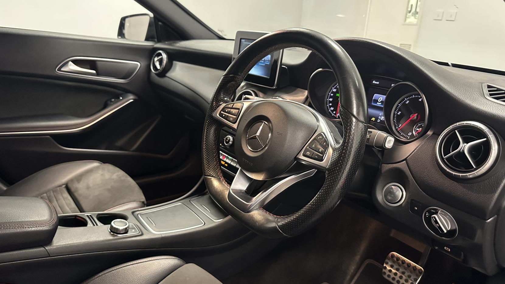 Mercedes-Benz CLA 2.1 CLA220d AMG Line Coupe 4dr Diesel 7G-DCT Euro 6 (s/s) (177 ps)